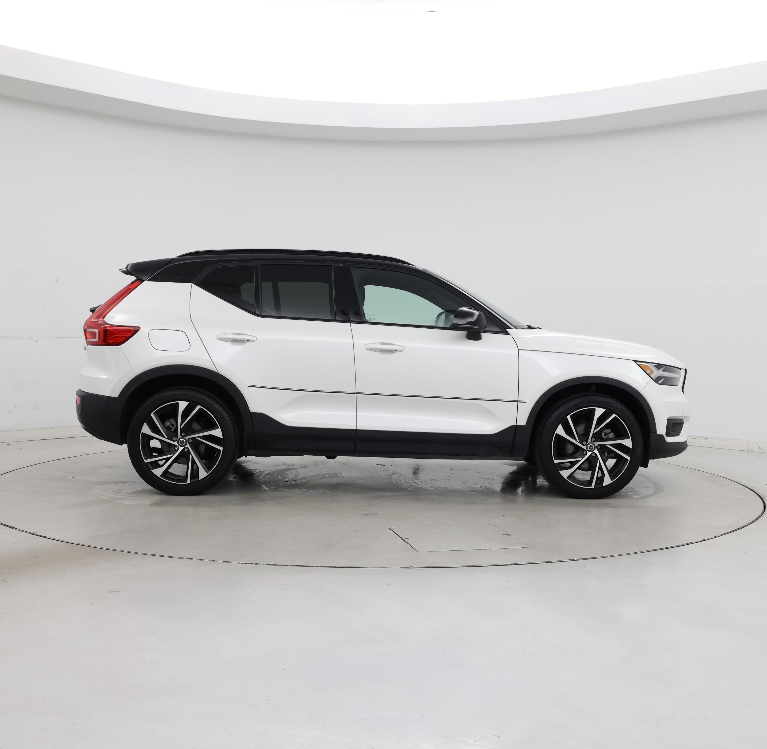 Thumbnail: 2021 Volvo XC40 - 7
