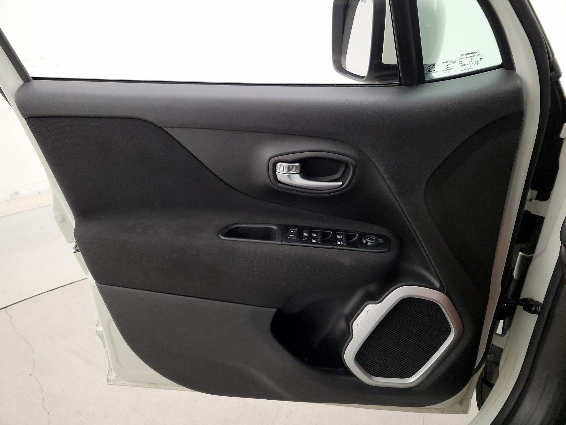 Thumbnail: 2021 Jeep Renegade - 12