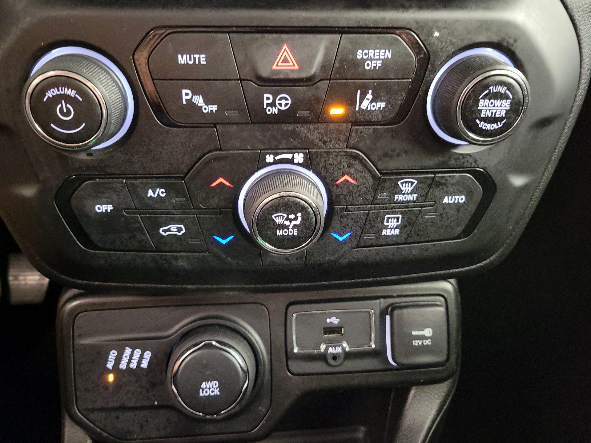 Thumbnail: 2021 Jeep Renegade - 16