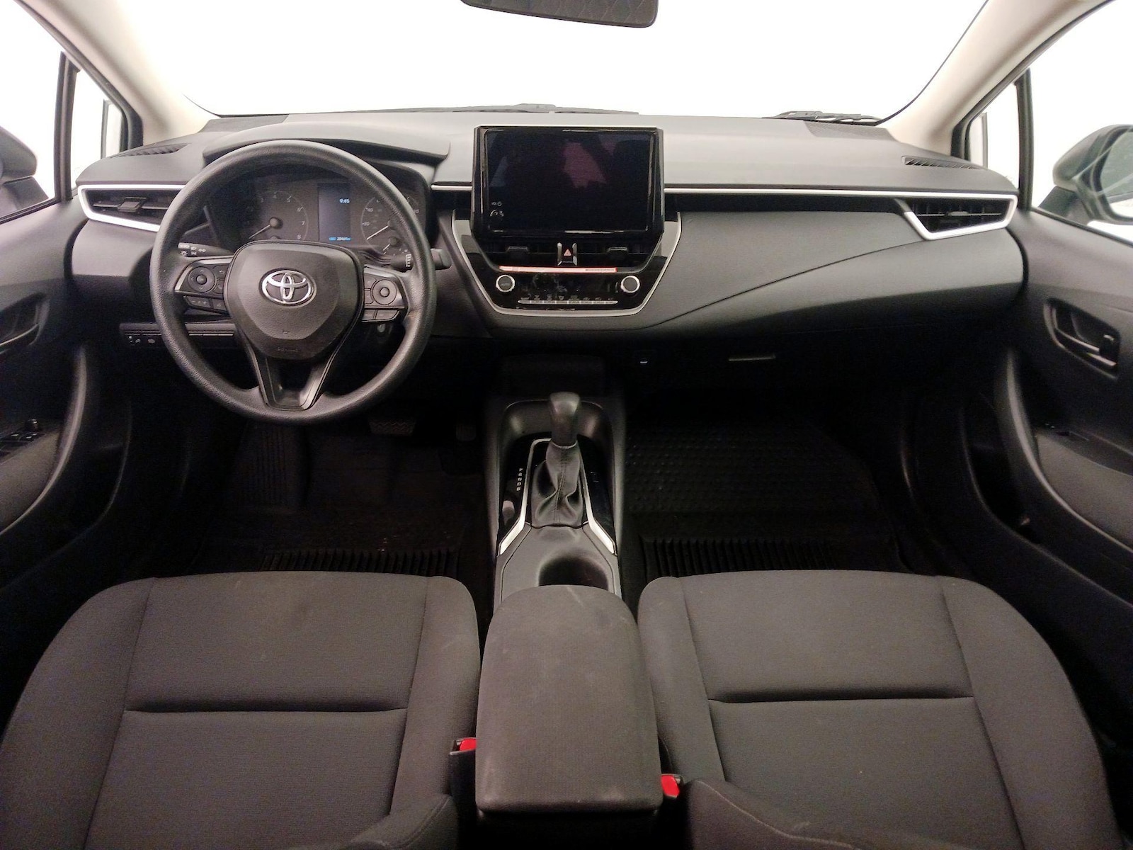 2025 Toyota Corolla LE - Photo 10