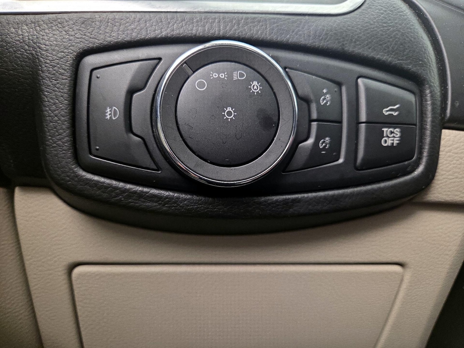 2022 Ford Edge Titanium - Photo 14