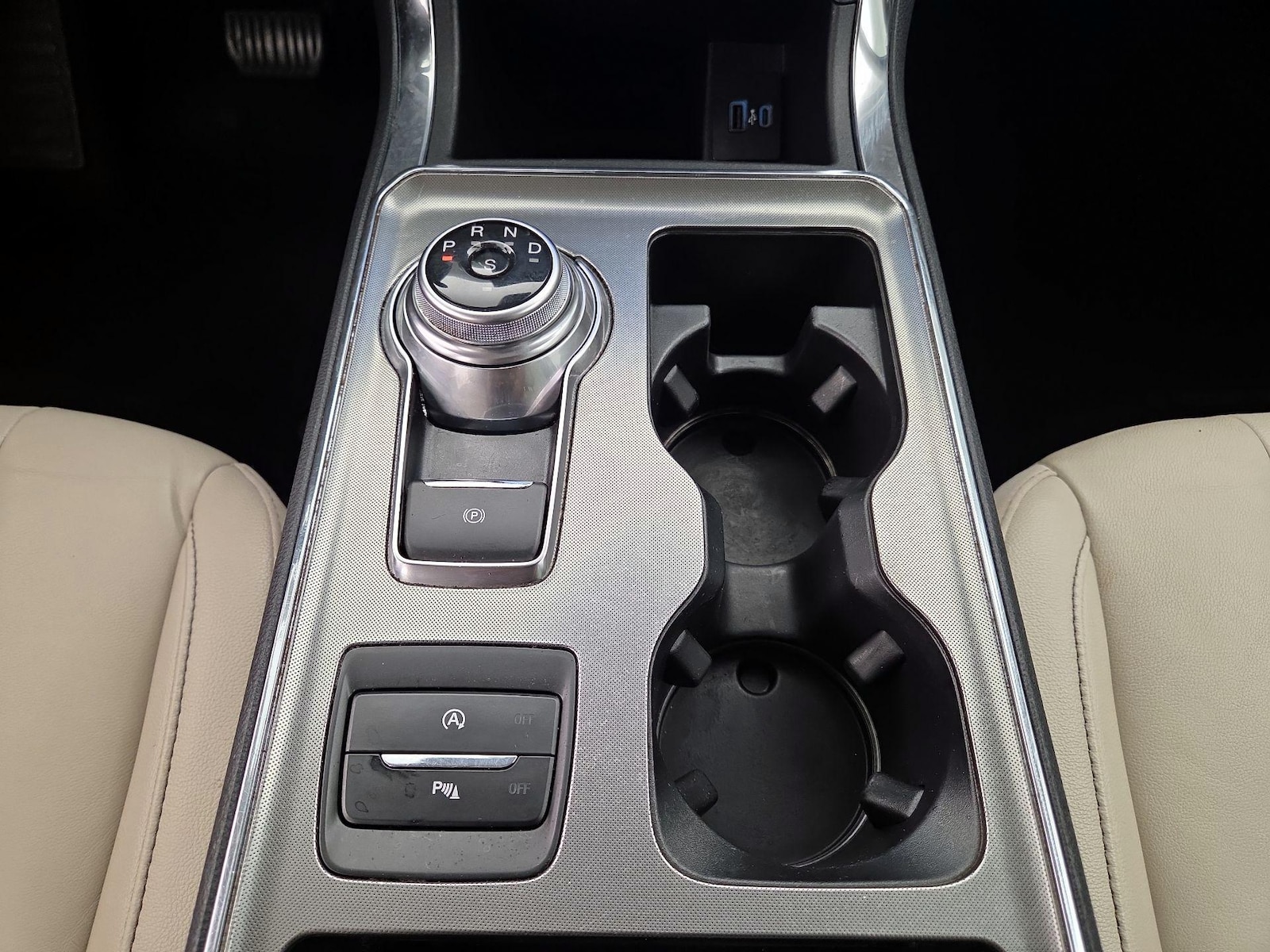 2022 Ford Edge Titanium - Photo 18