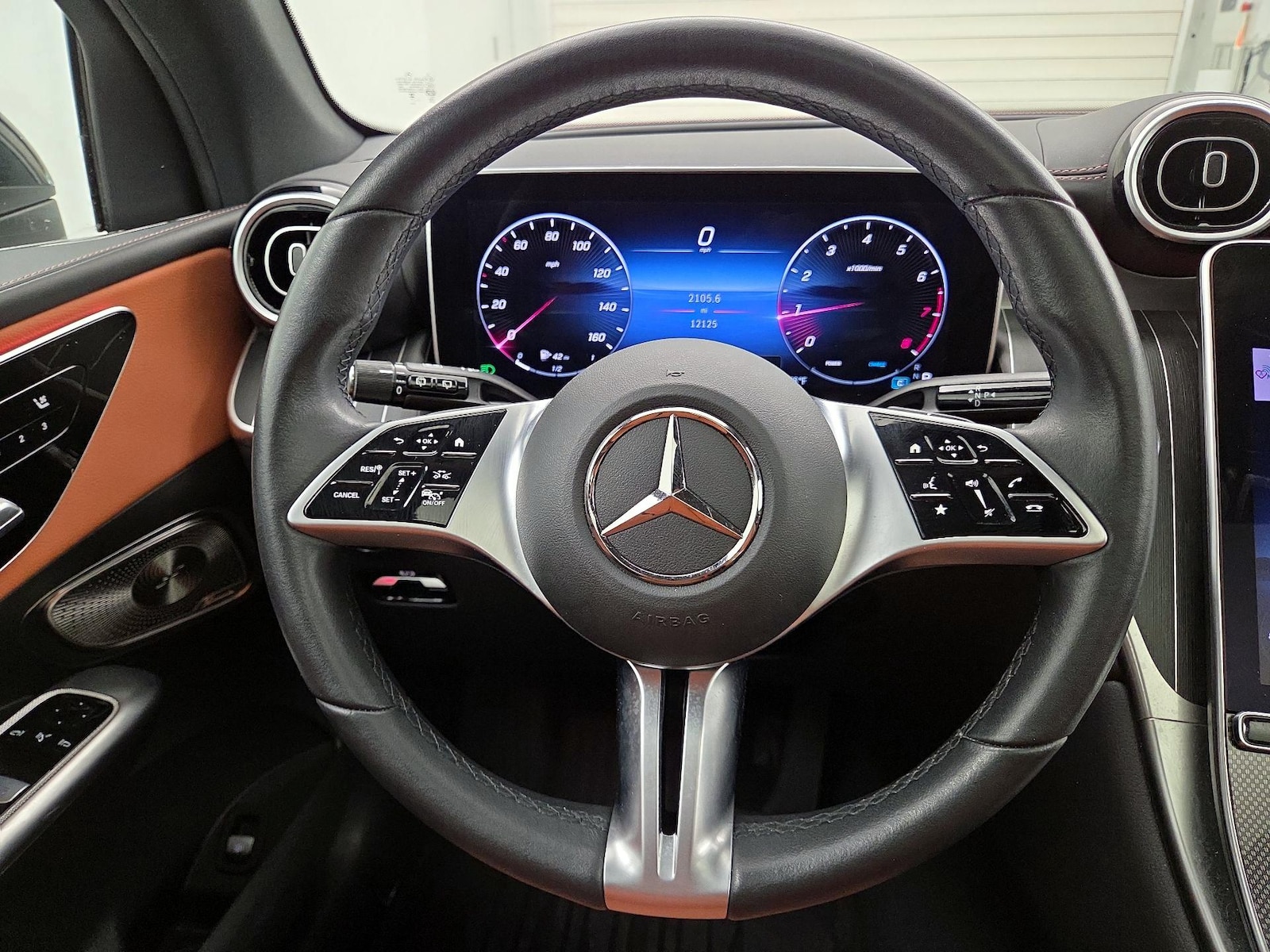 2023 Mercedes-Benz GLC GLC300 - Photo 11