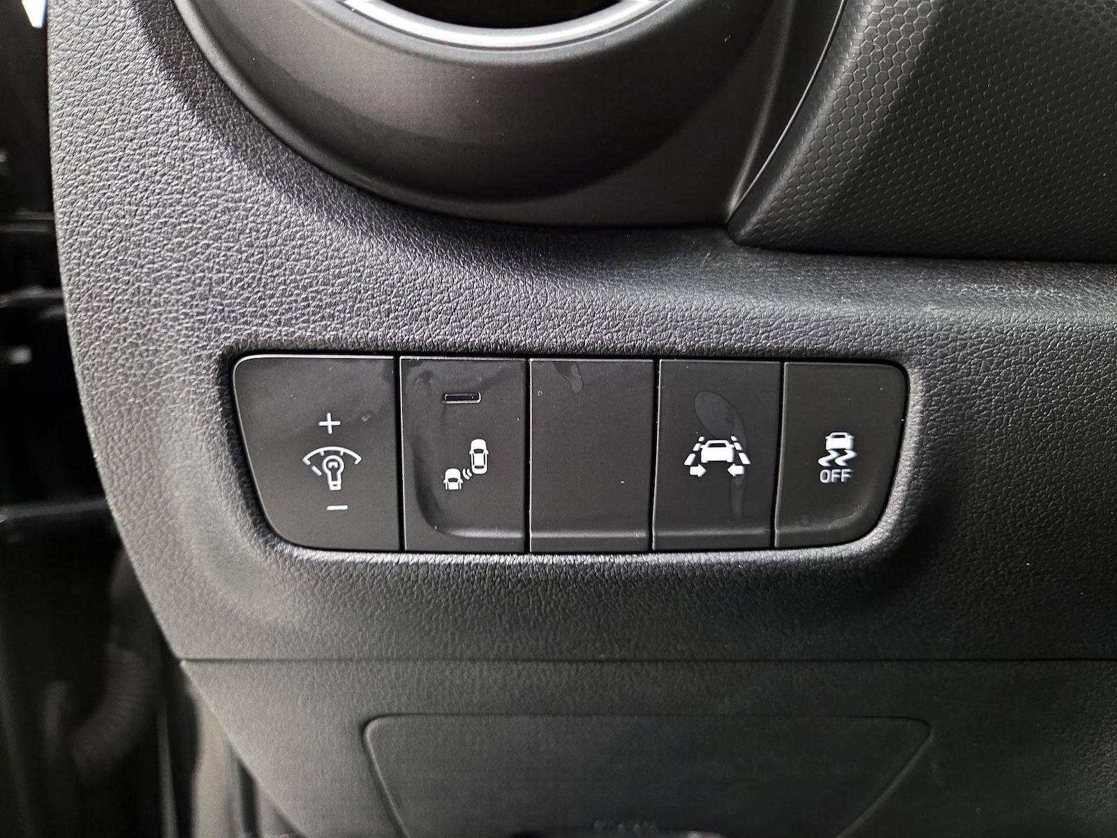 2020 Hyundai Kona SEL - Photo 14