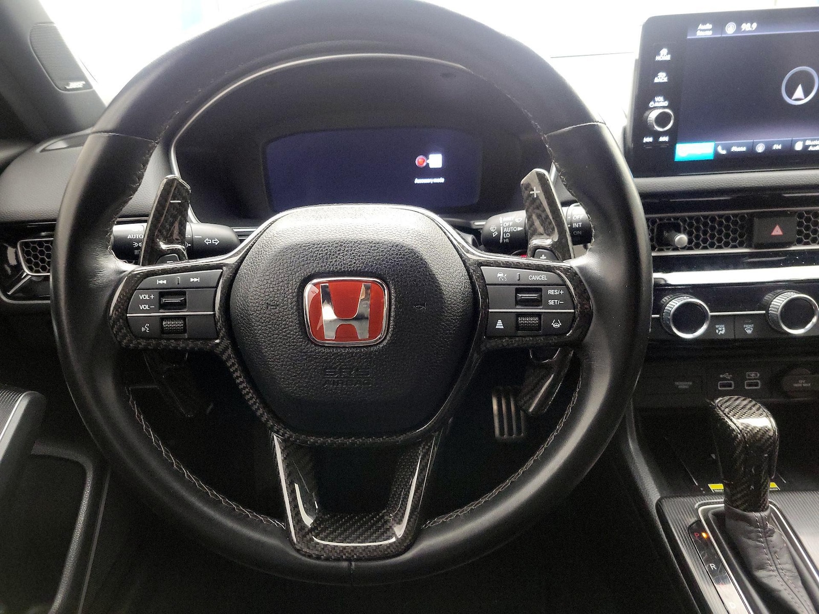 2024 Honda Civic Hatchback Sport Touring - Photo 11