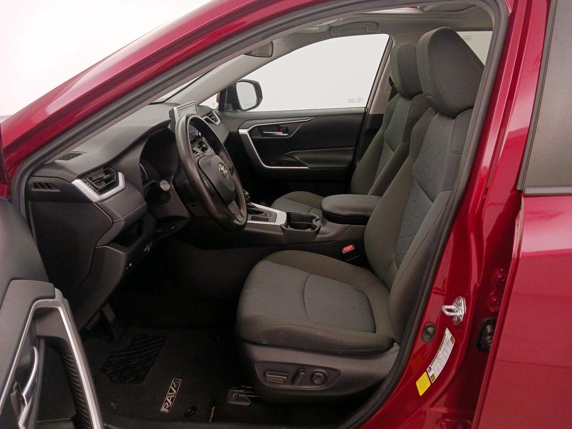 Thumbnail: 2021 Toyota RAV4 - 11