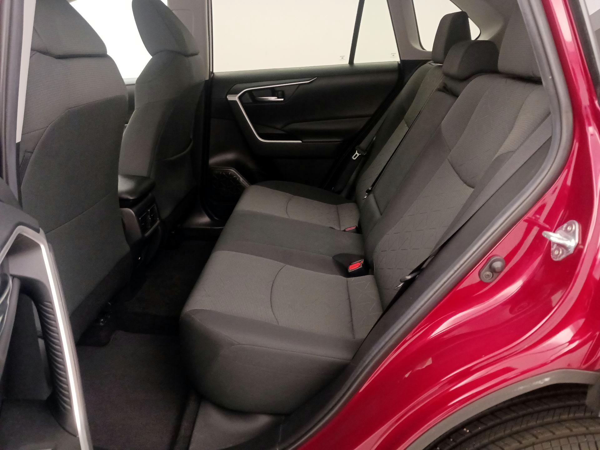 Thumbnail: 2021 Toyota RAV4 - 20