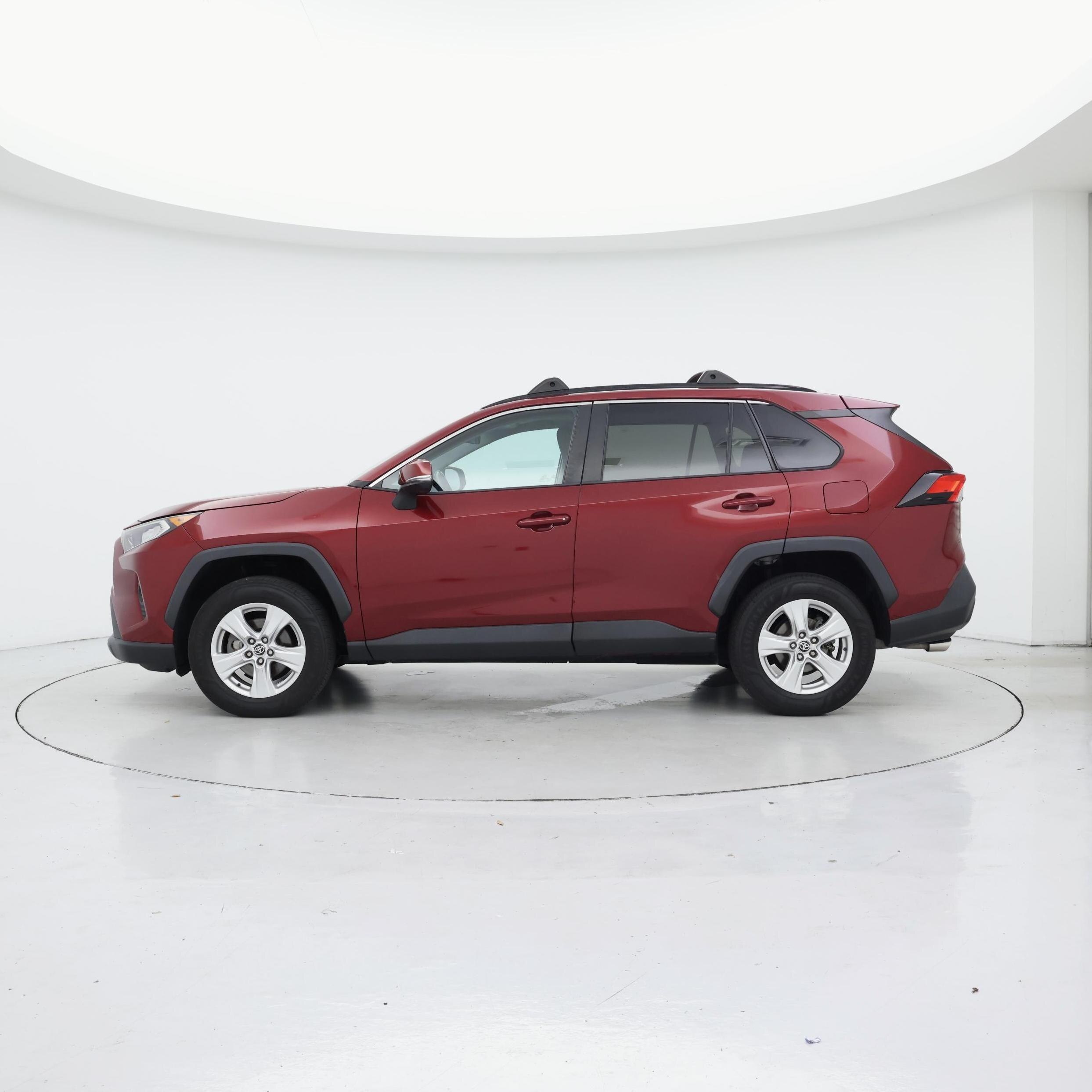 Thumbnail: 2021 Toyota RAV4 - 3