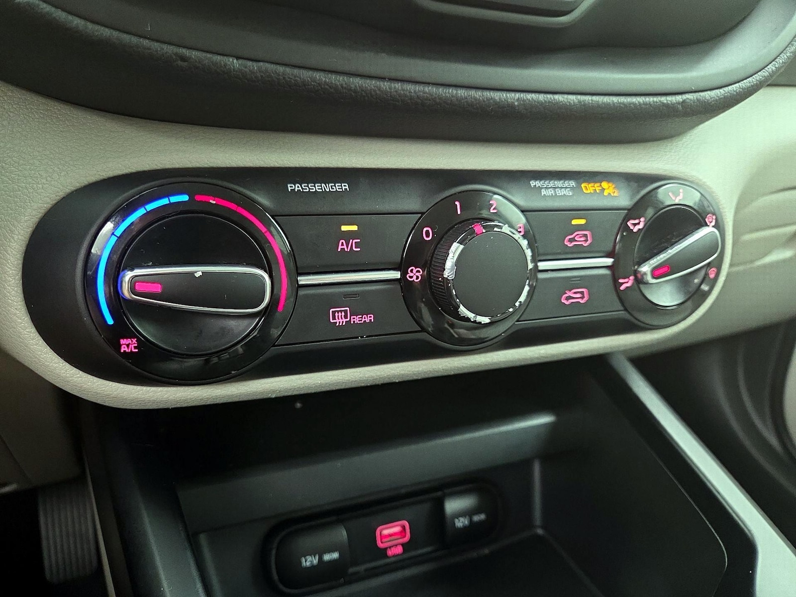 2022 Kia Soul LX - Photo 17