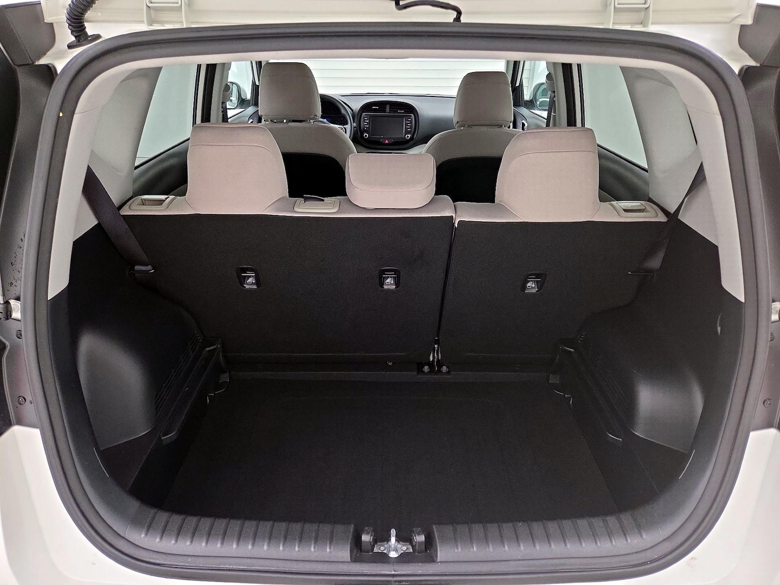 2022 Kia Soul LX - Photo 21