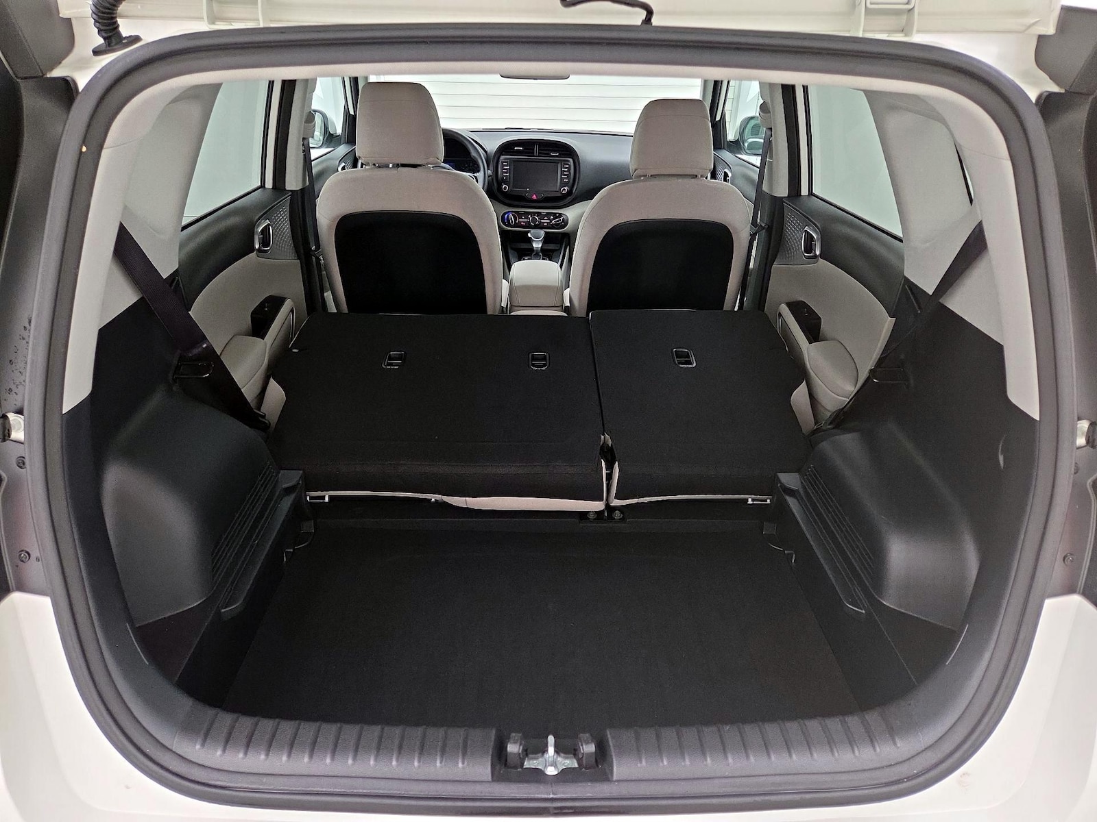 2022 Kia Soul LX - Photo 22