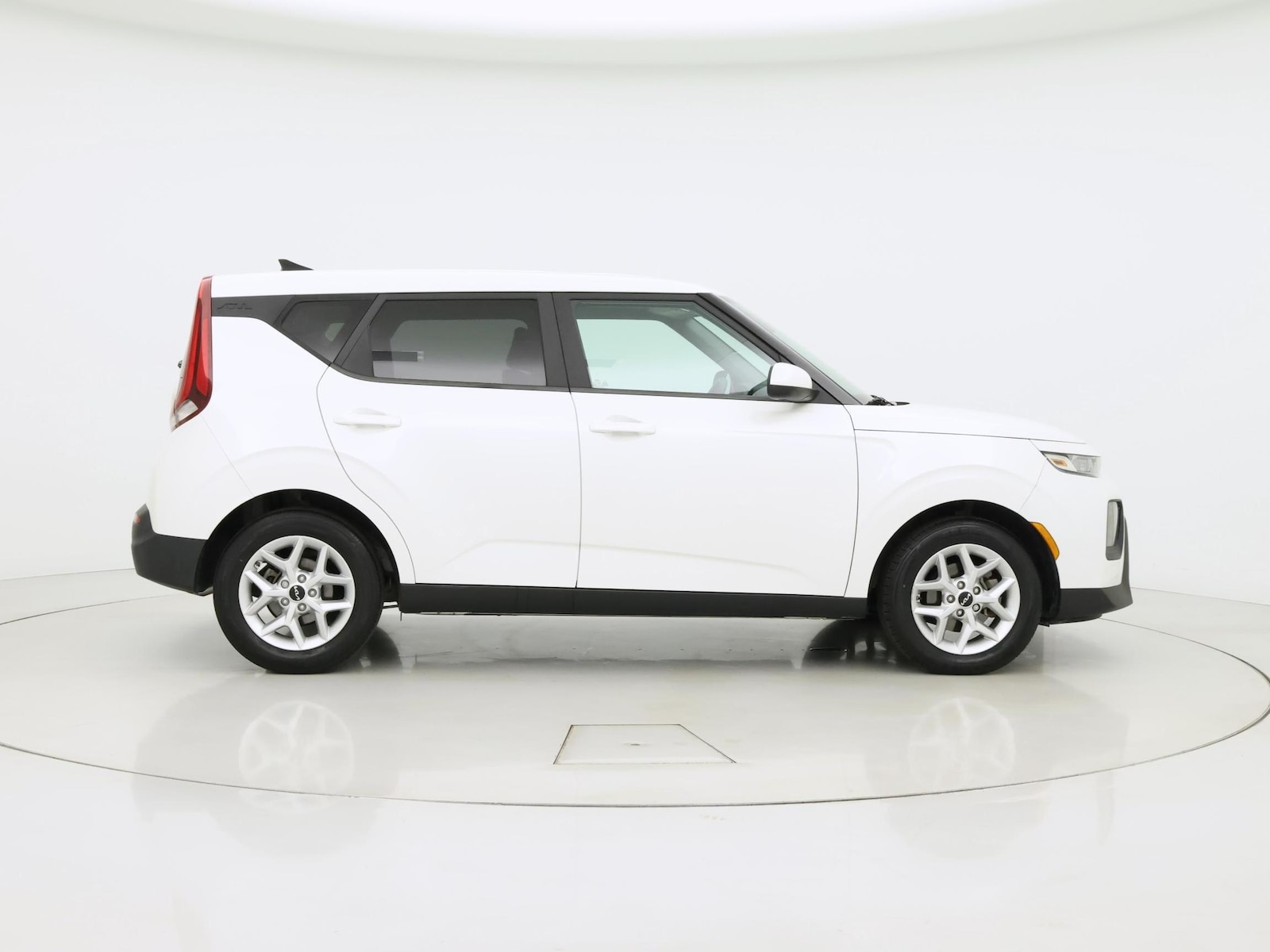 2022 Kia Soul LX - Photo 8