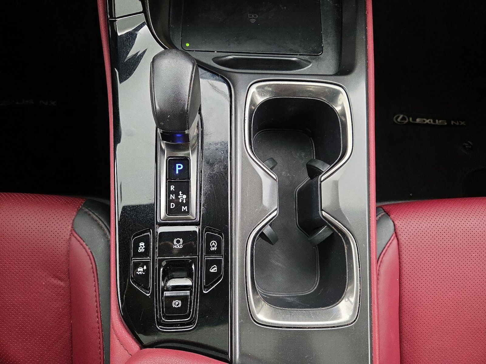 2025 Lexus NX 350 - Photo 18