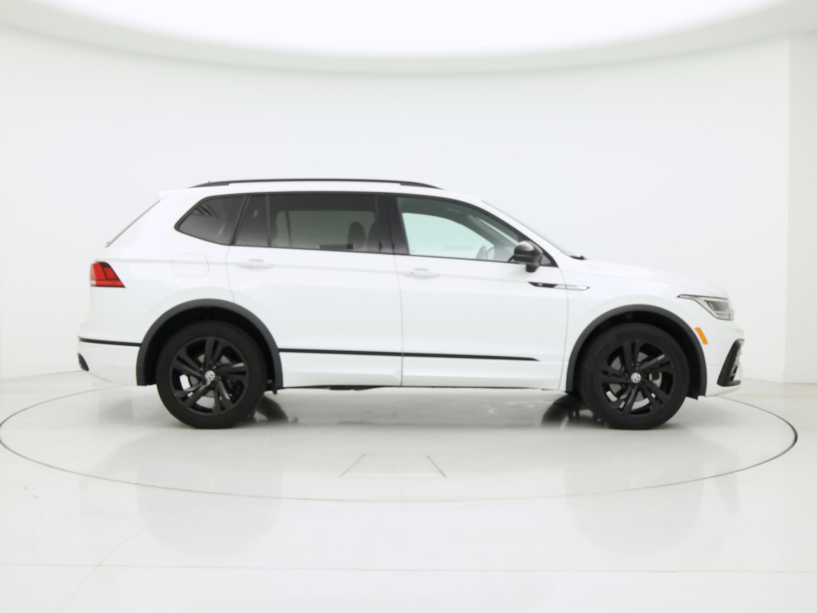 2024 Volkswagen Tiguan SE R-LINE BLACK - Photo 8