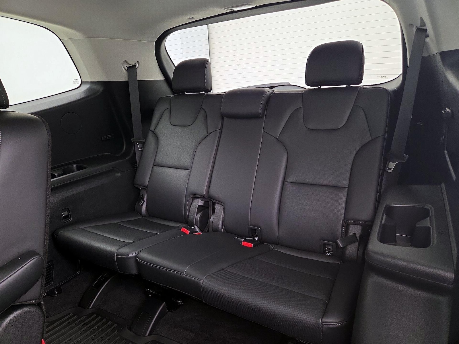 2025 Kia Telluride S - Photo 23