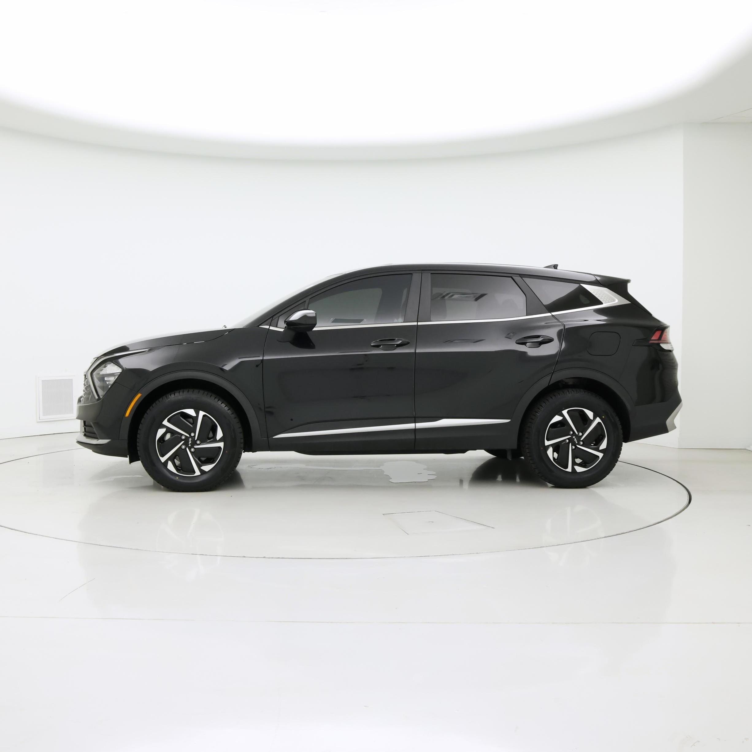 Thumbnail: 2023 Kia Sportage - 3