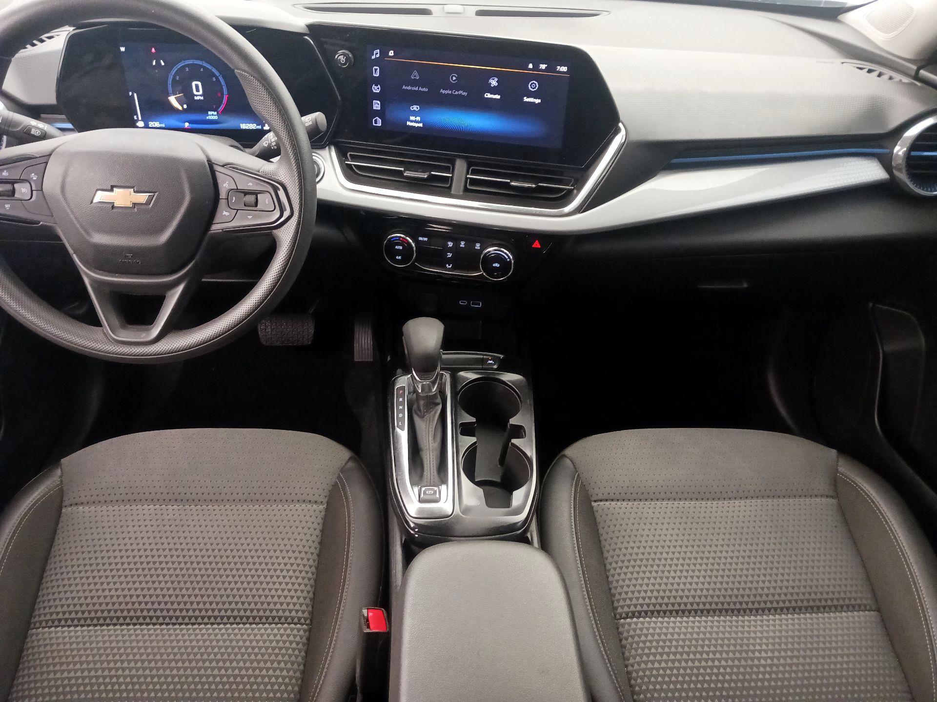 Thumbnail: 2026 Chevrolet Trax - 9