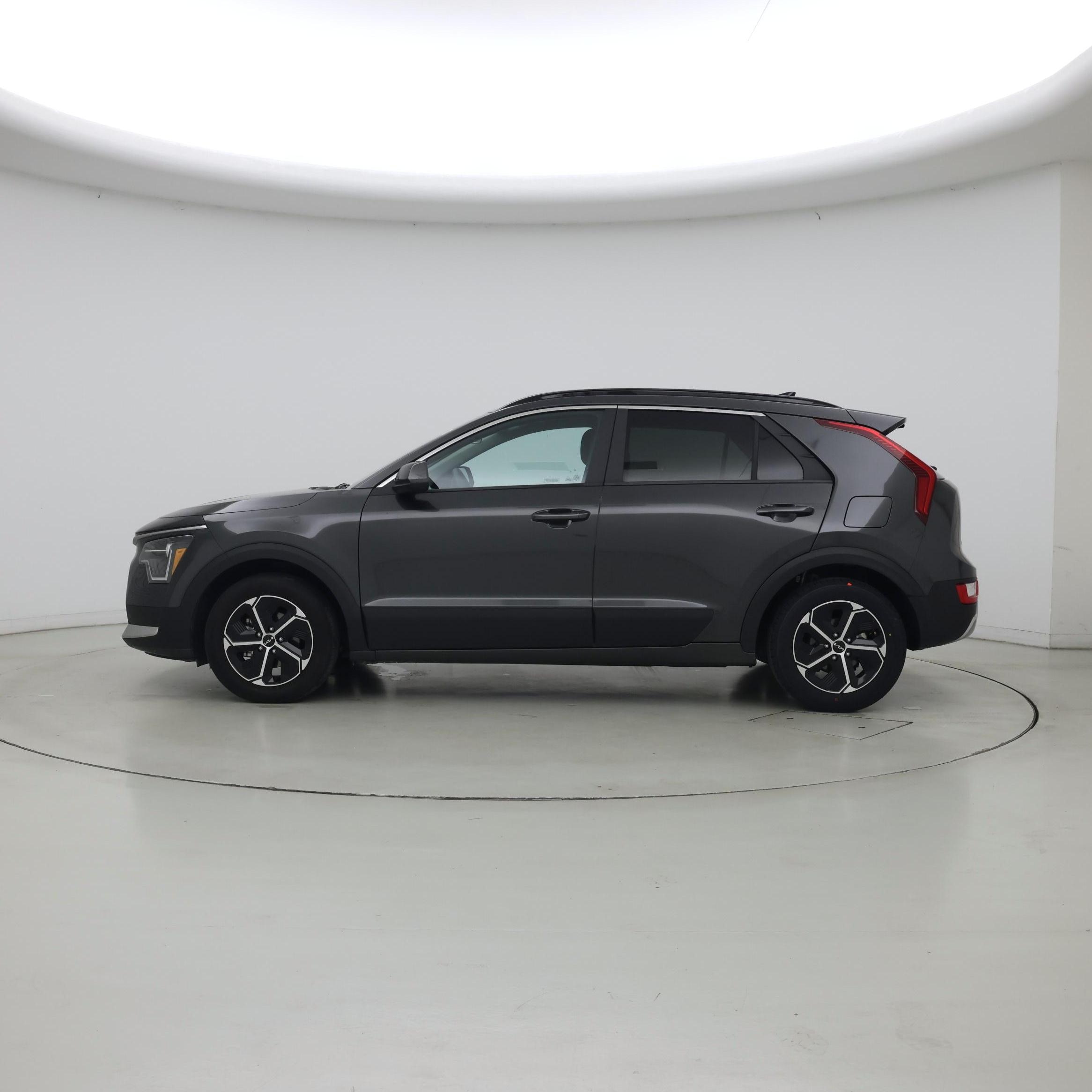 Thumbnail: 2025 Kia Niro - 3