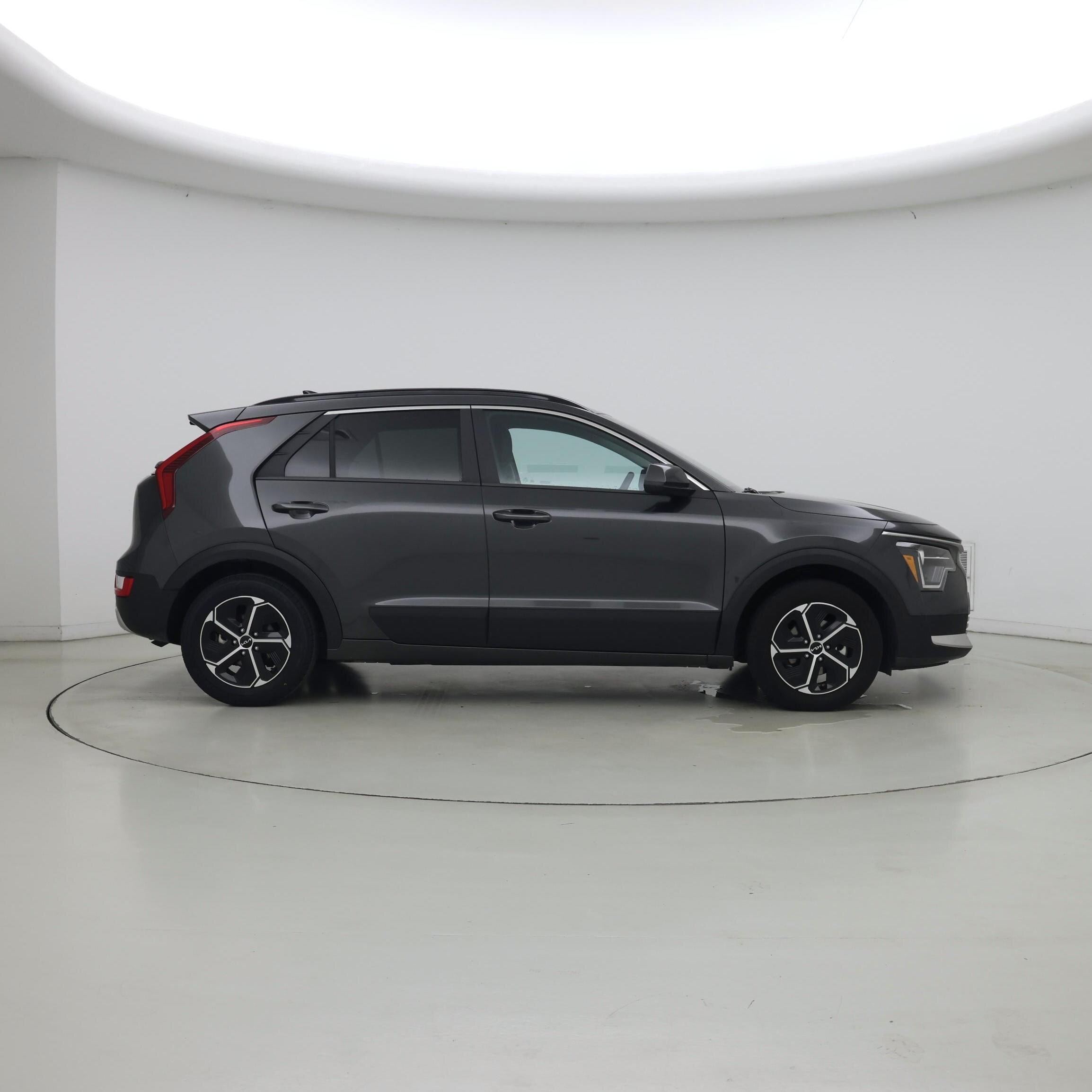 Thumbnail: 2025 Kia Niro - 7
