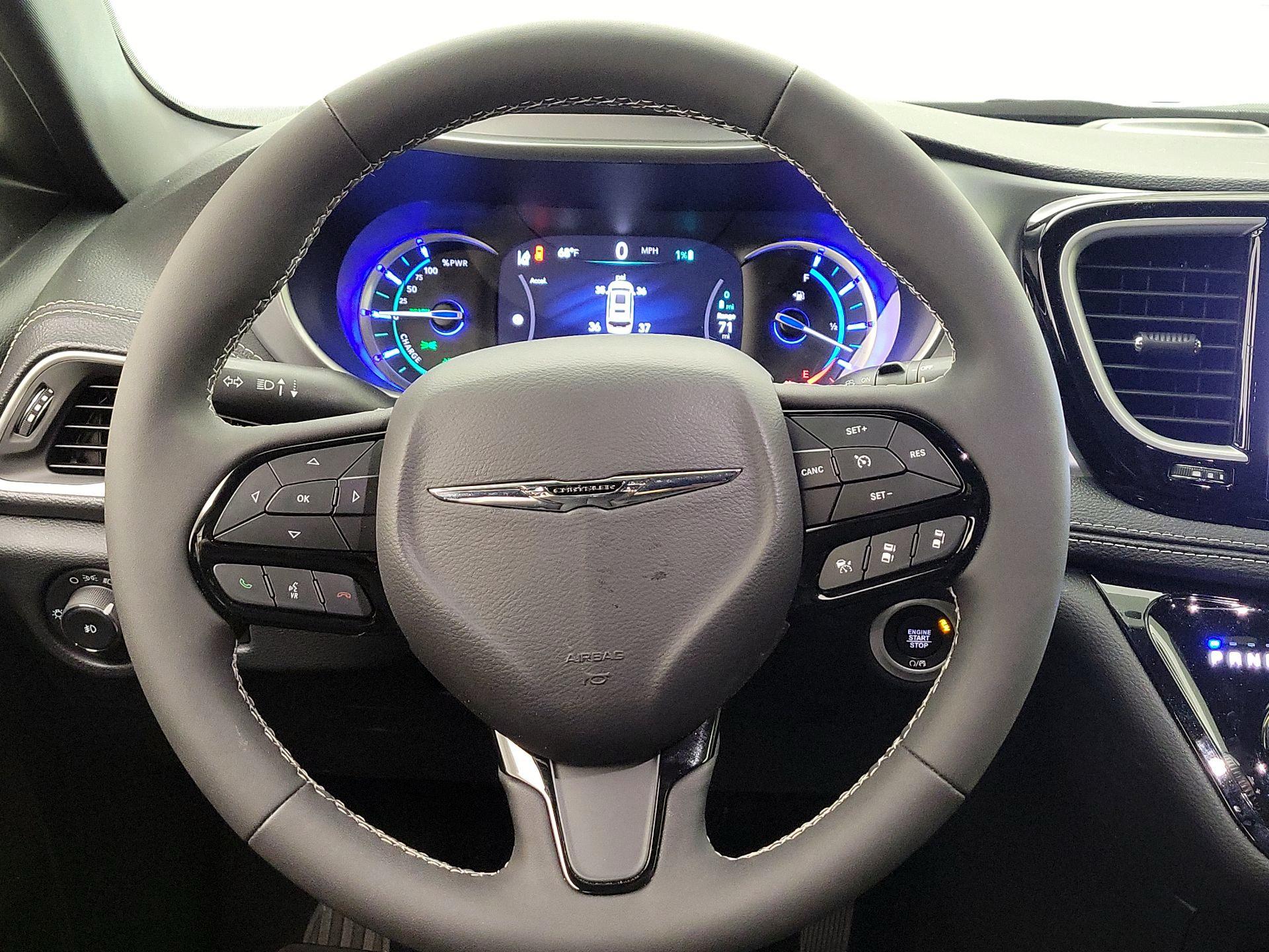 Thumbnail: 2024 Chrysler Pacifica - 10