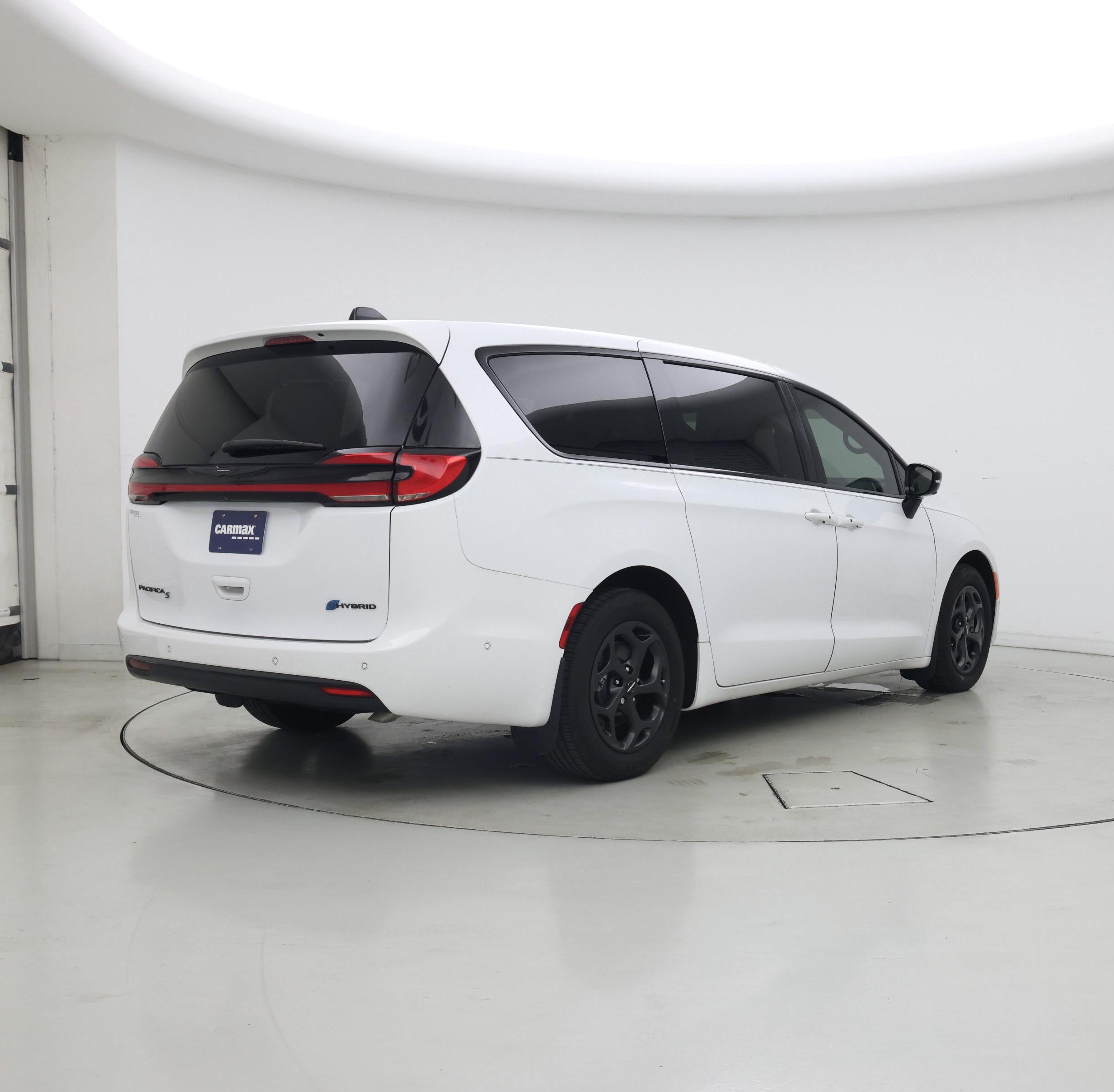 Thumbnail: 2024 Chrysler Pacifica - 8