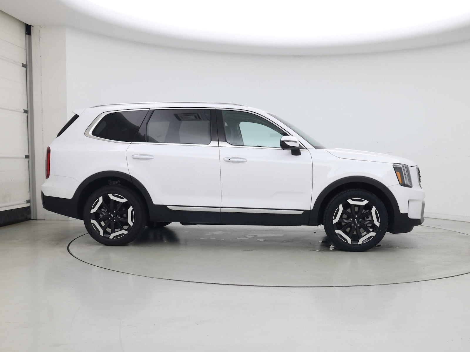 2025 Kia Telluride S - Photo 8