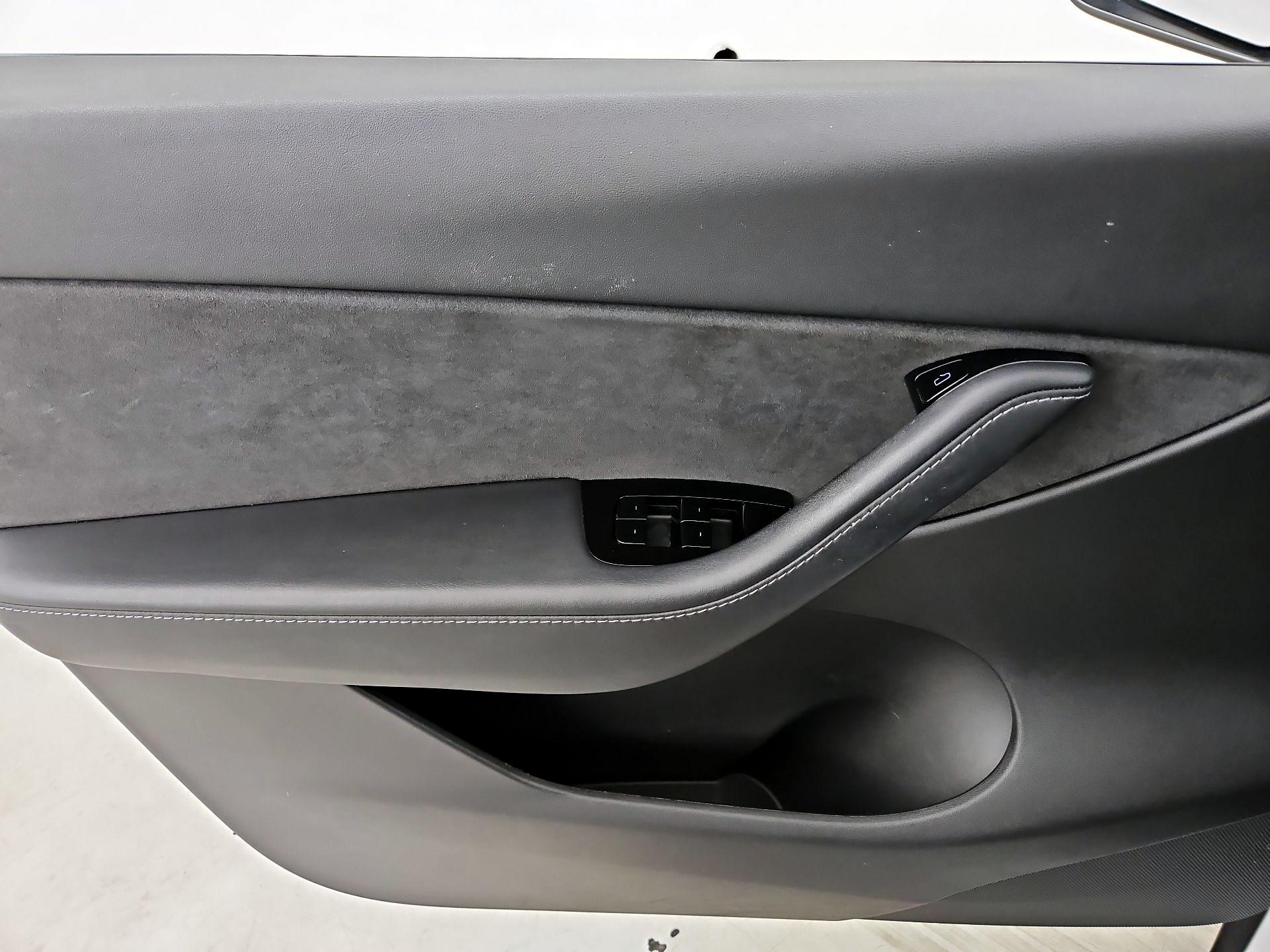 Thumbnail: 2021 Tesla Model Y - 12