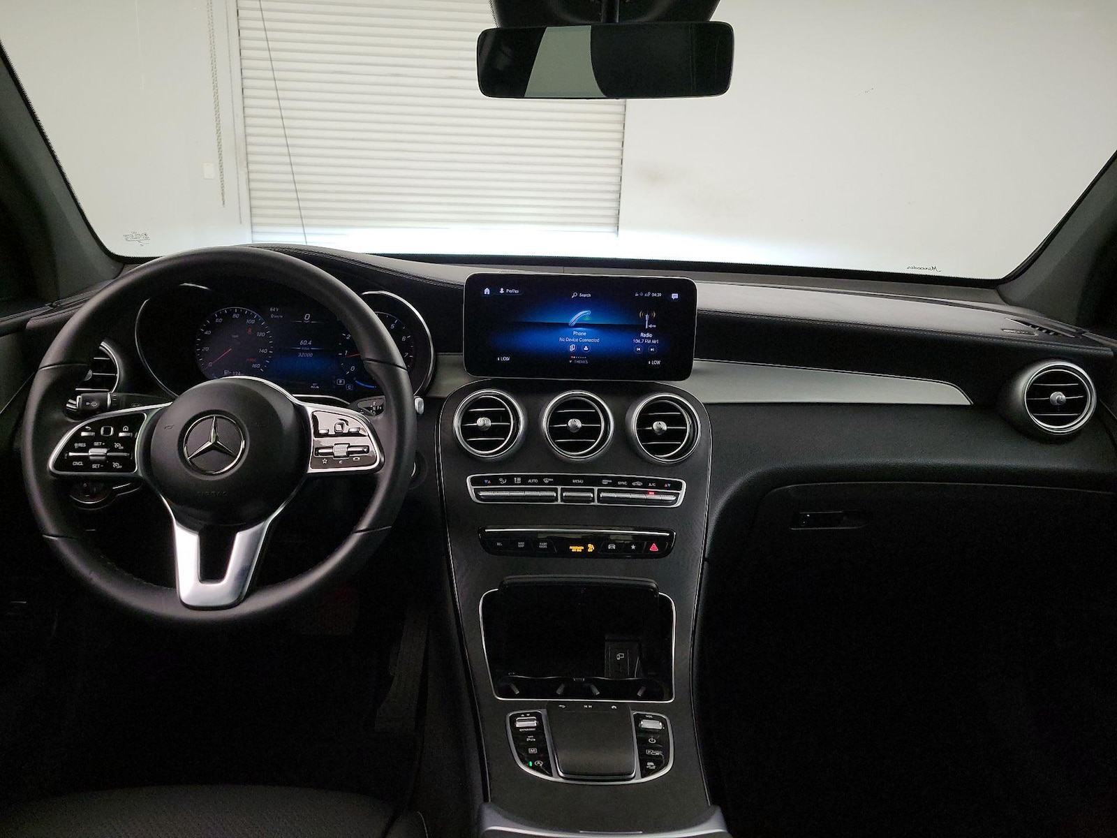2023 Mercedes-Benz GLC Coupe GLC300 - Photo 10