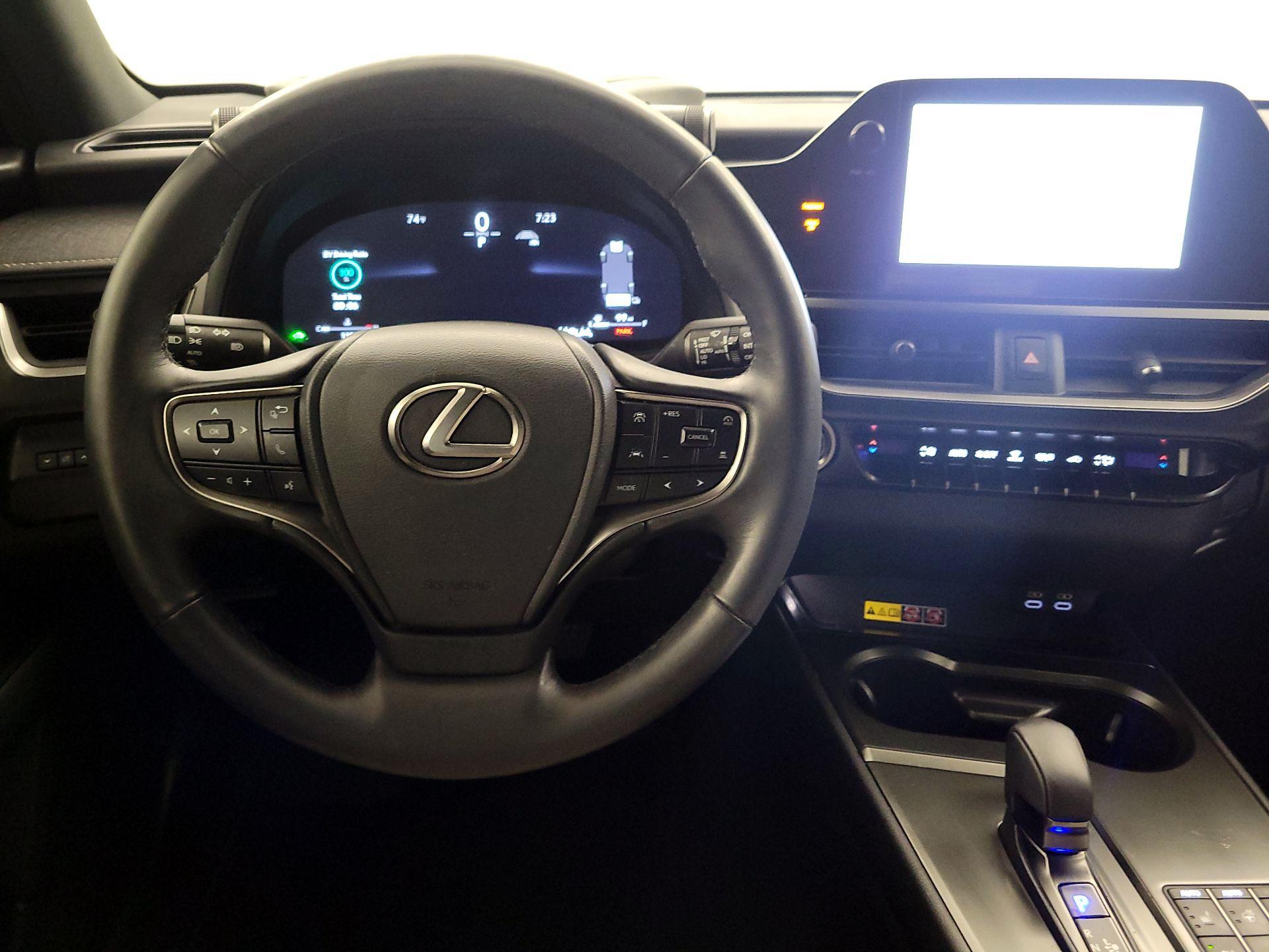 Thumbnail: 2025 Lexus UX - 10