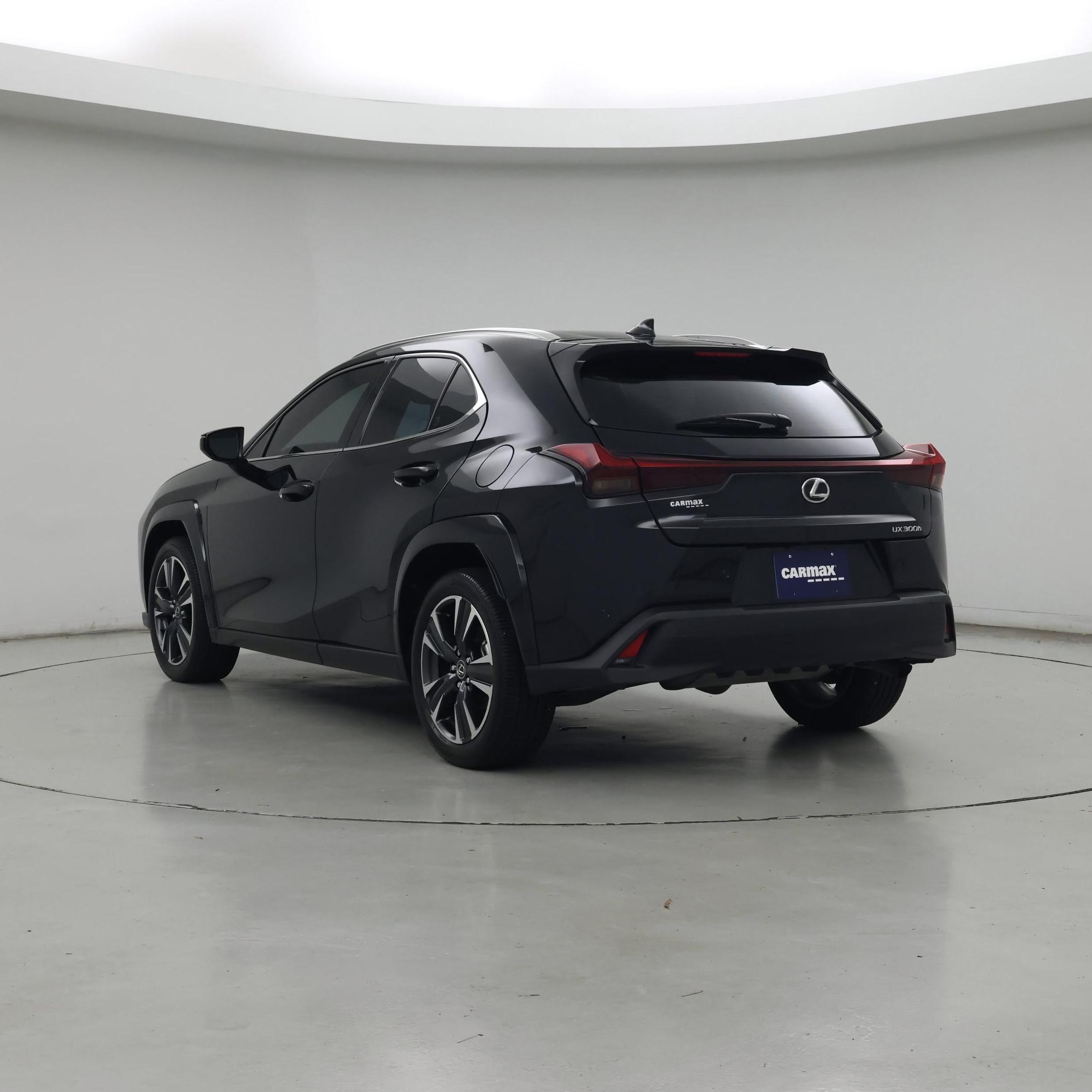 Thumbnail: 2025 Lexus UX - 2