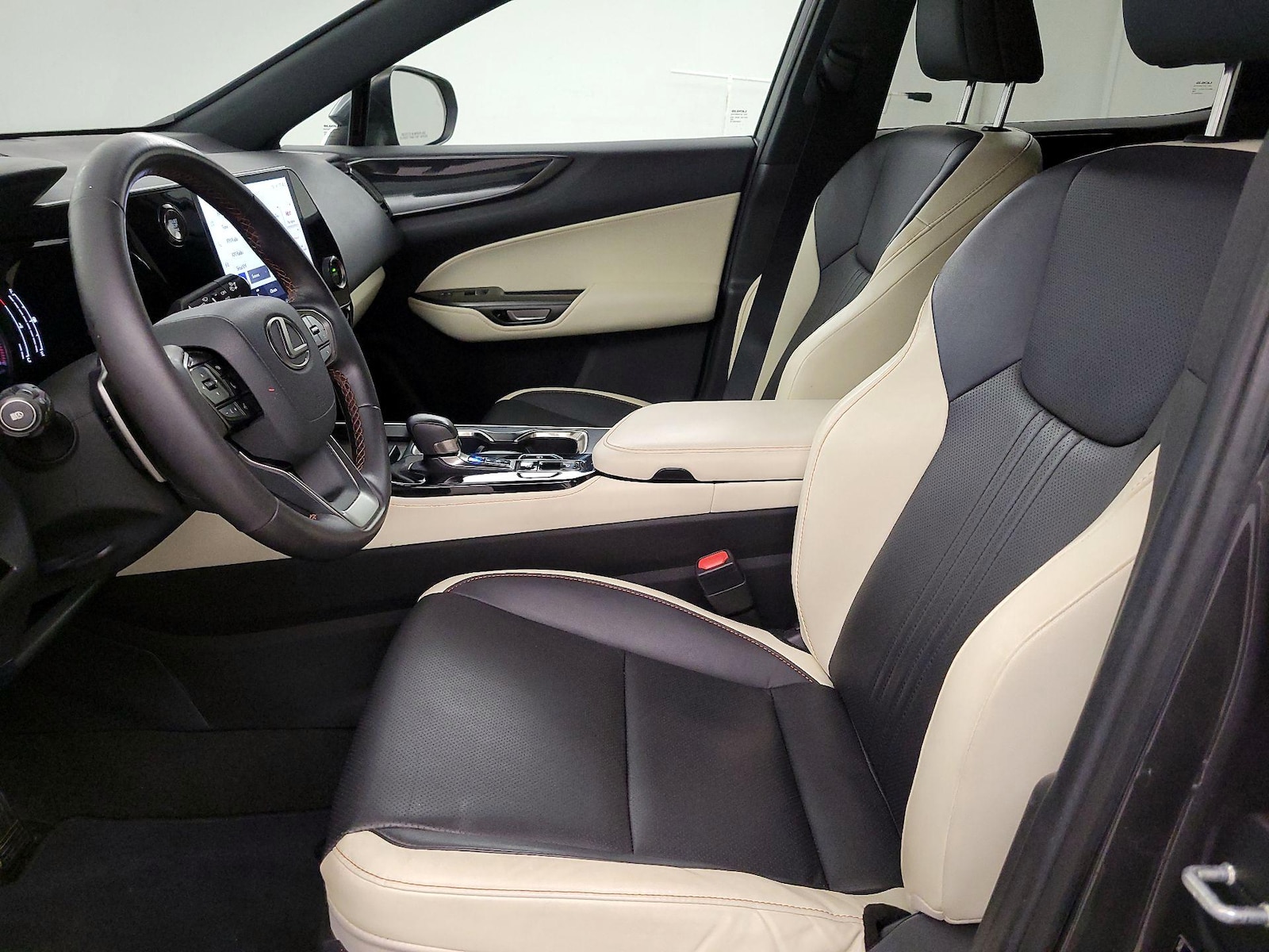 2024 Lexus NX 250 - Photo 12