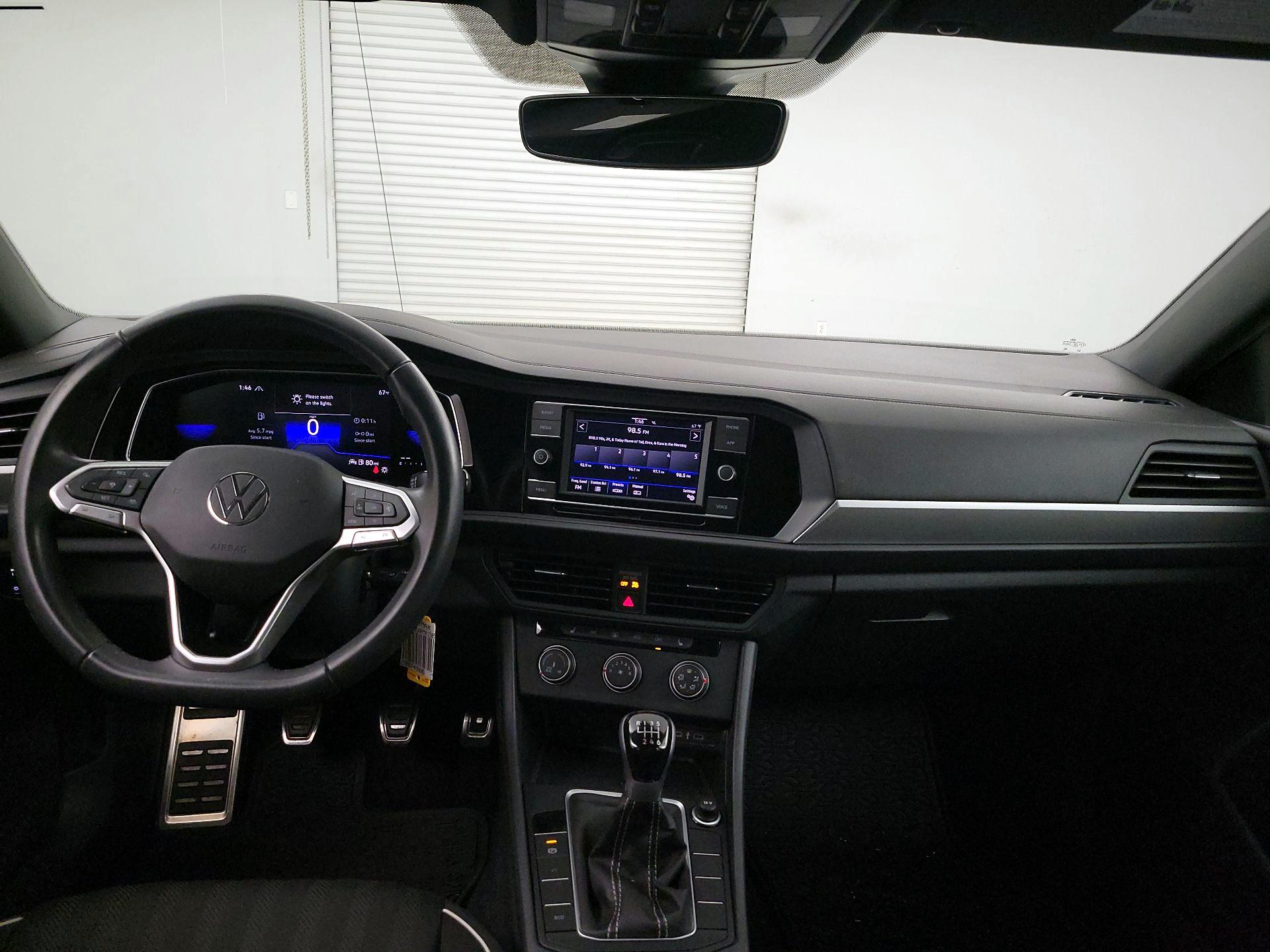 Thumbnail: 2024 Volkswagen Jetta - 9