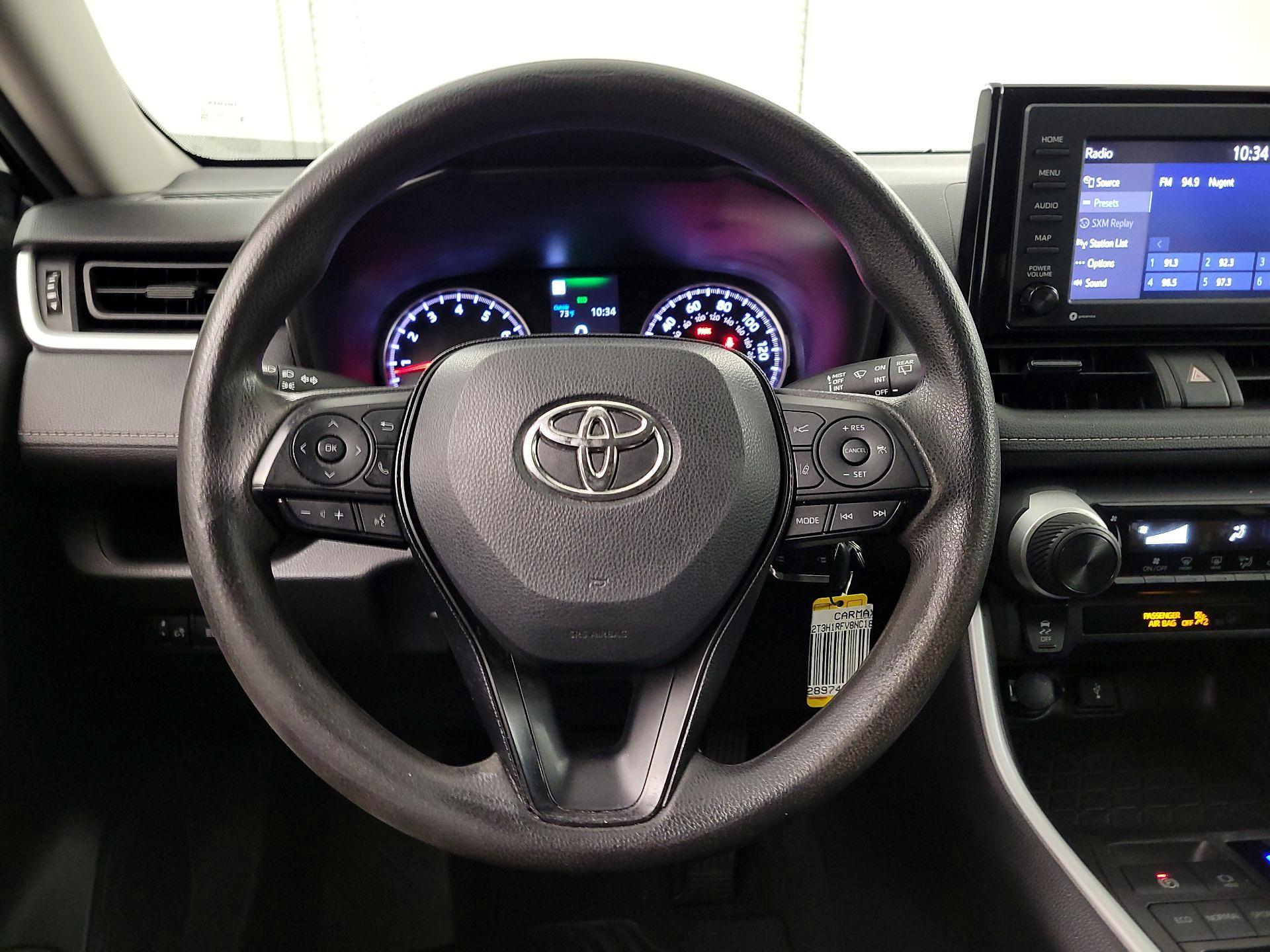 Thumbnail: 2022 Toyota RAV4 - 10