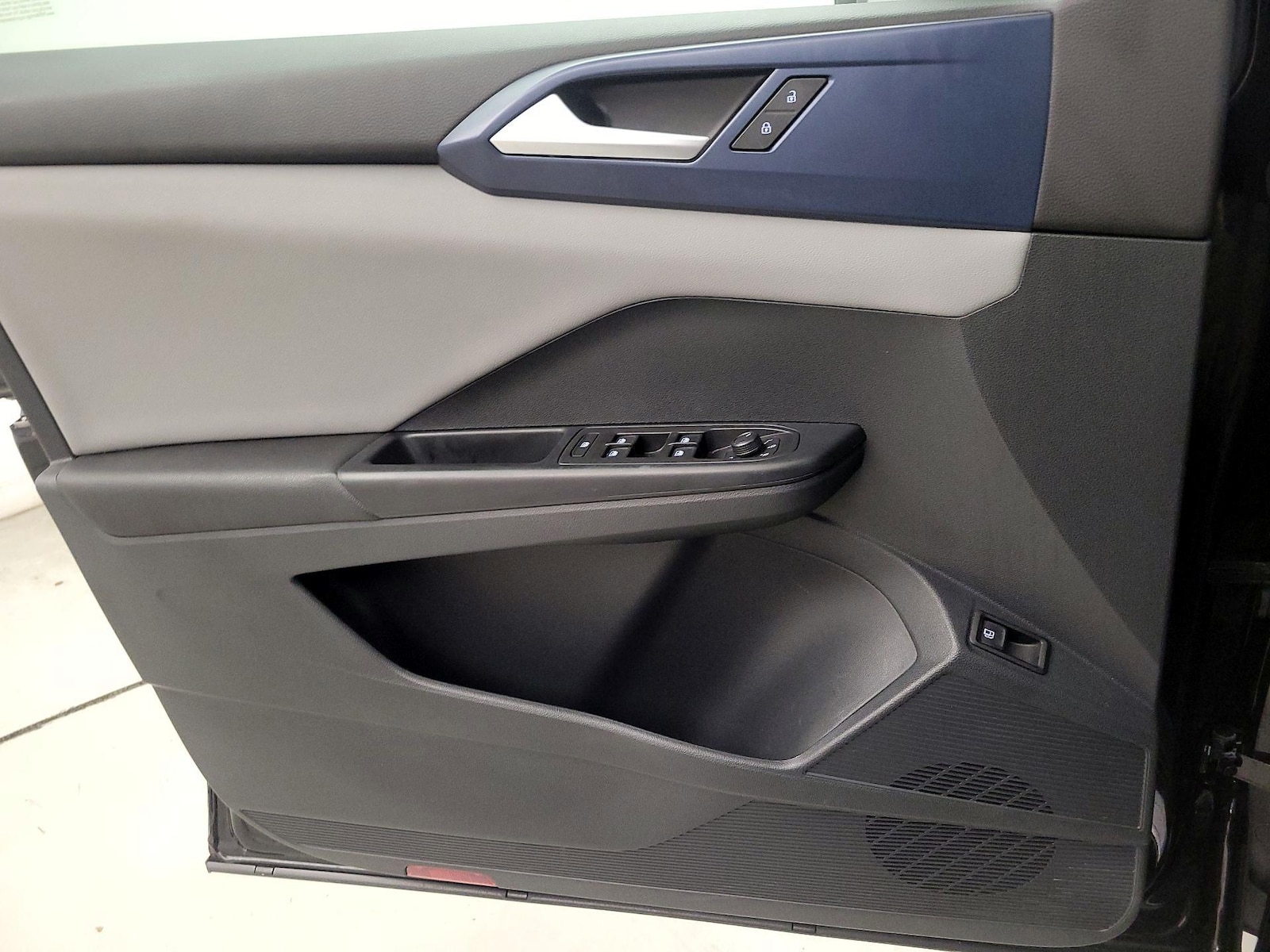 2023 Volkswagen Taos SE - Photo 13