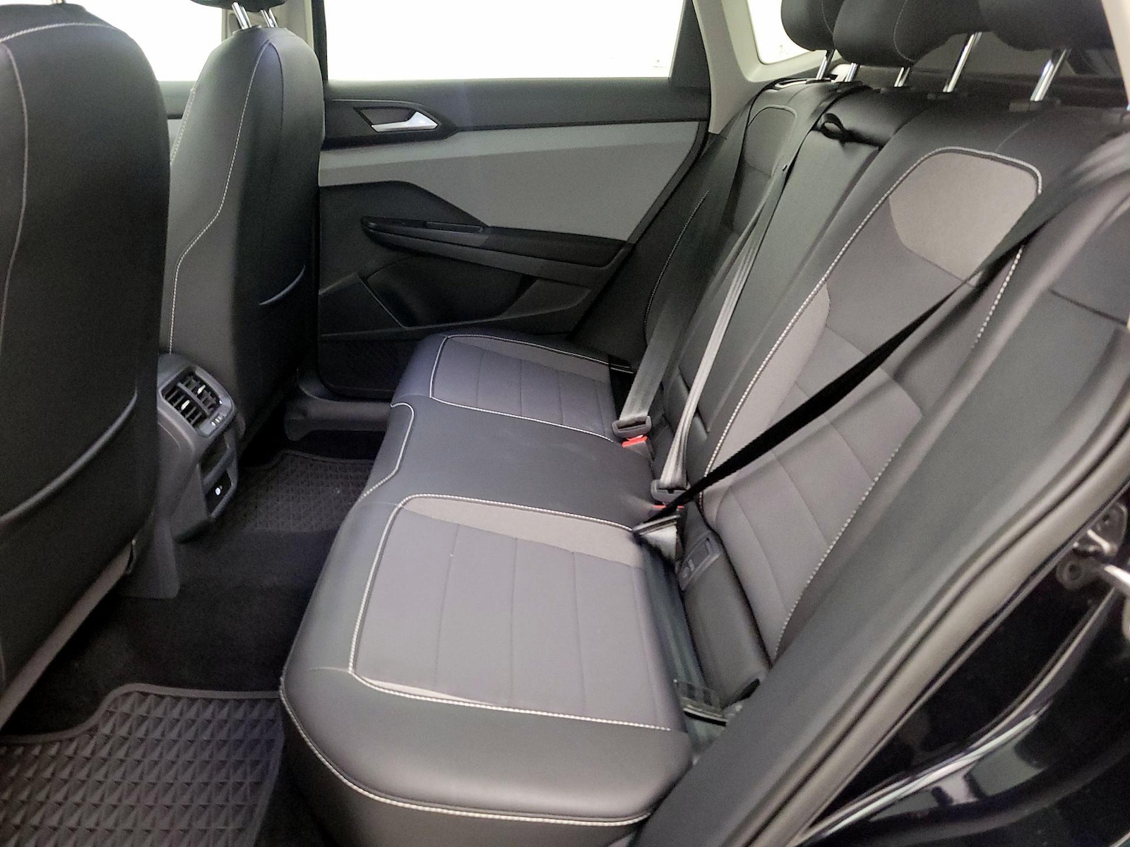 2023 Volkswagen Taos SE - Photo 21