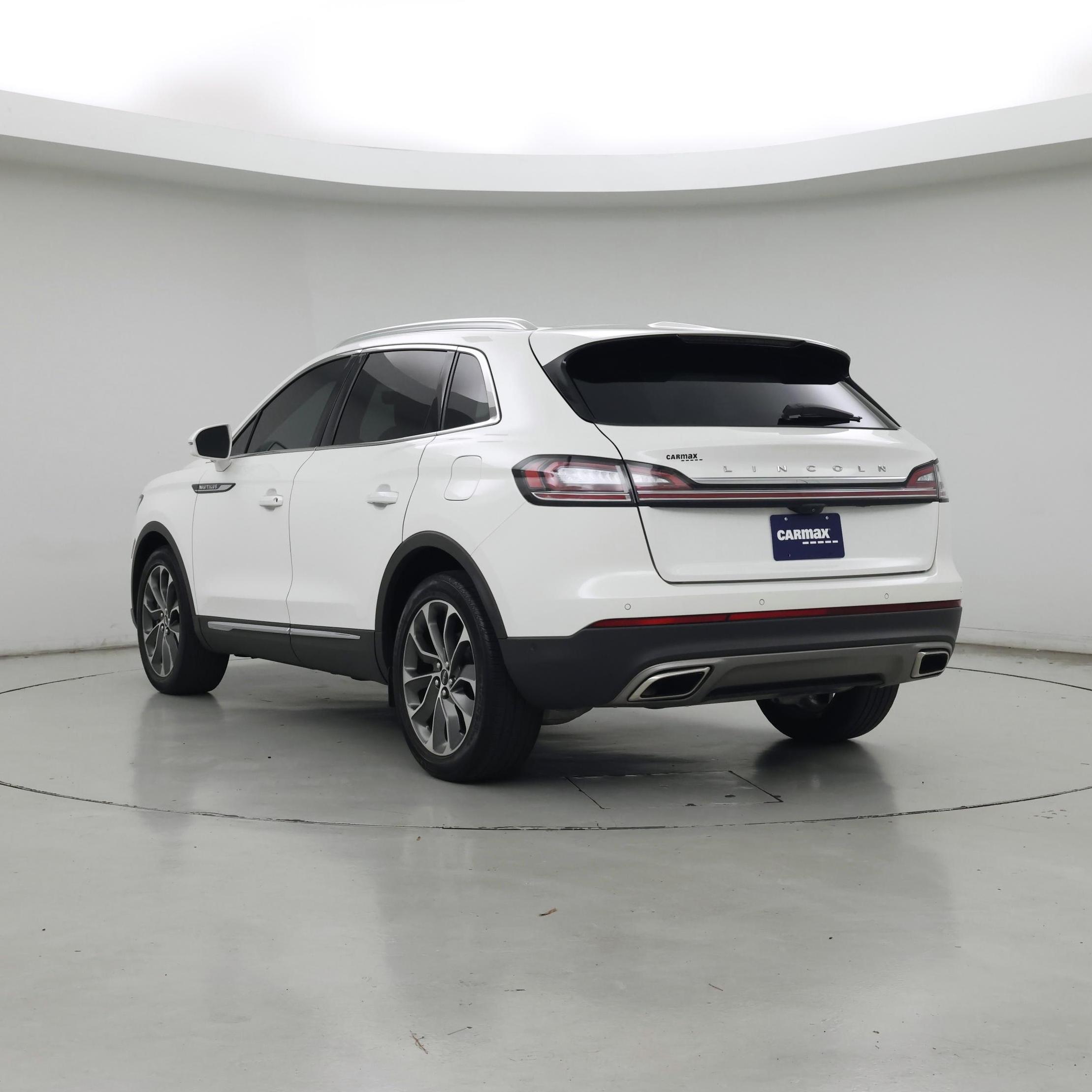 Thumbnail: 2023 Lincoln Nautilus - 2