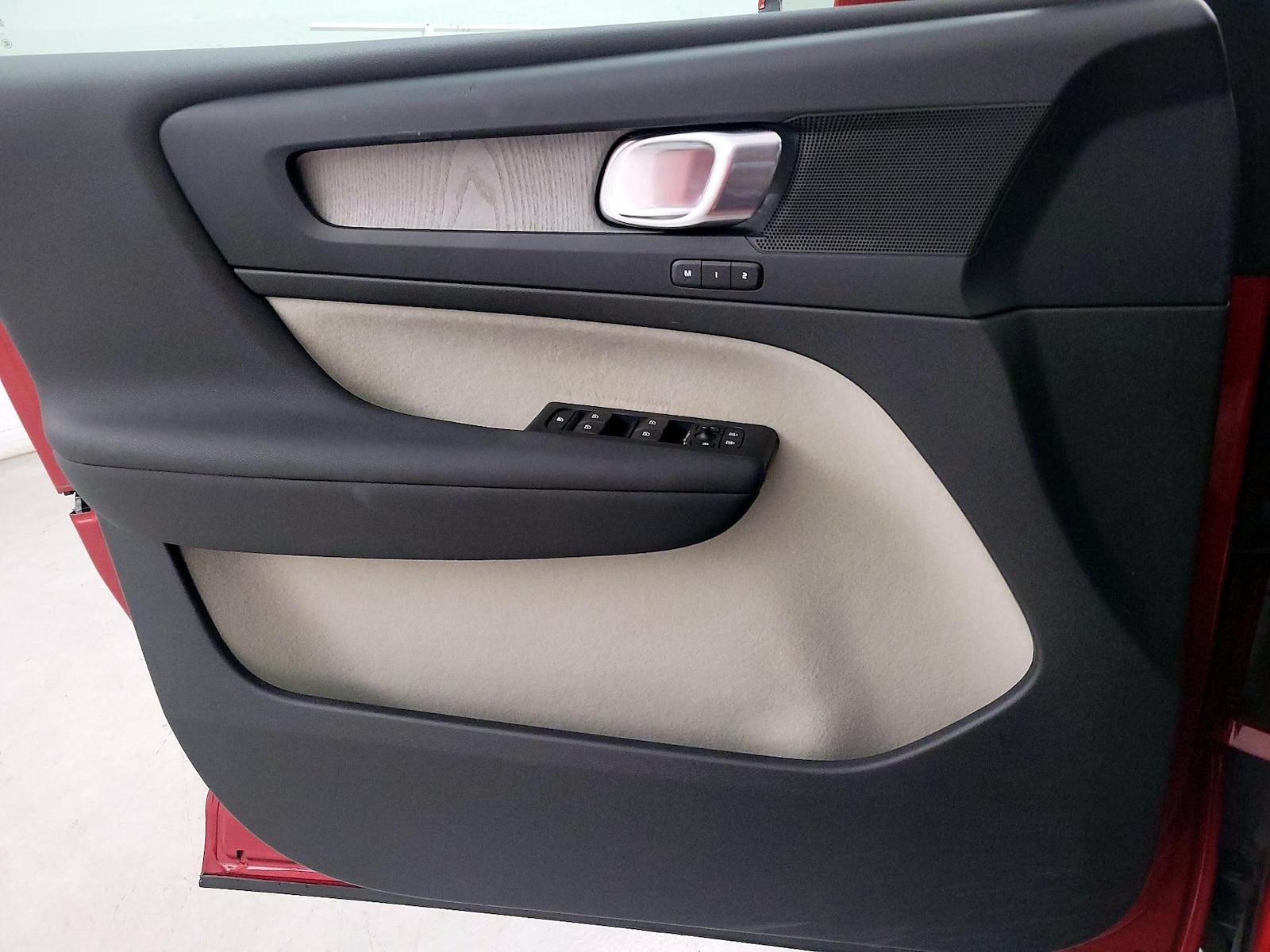 2023 Volvo XC40 Plus - Photo 12