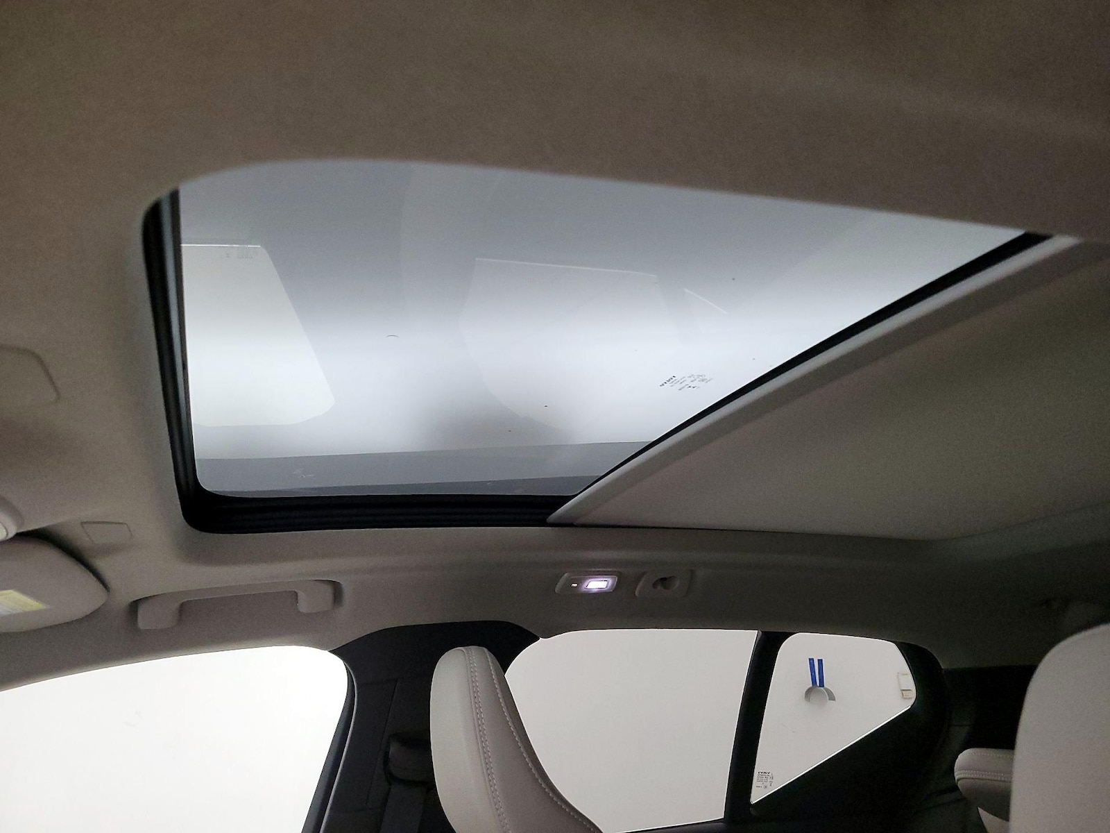 2023 Volvo XC40 Plus - Photo 20