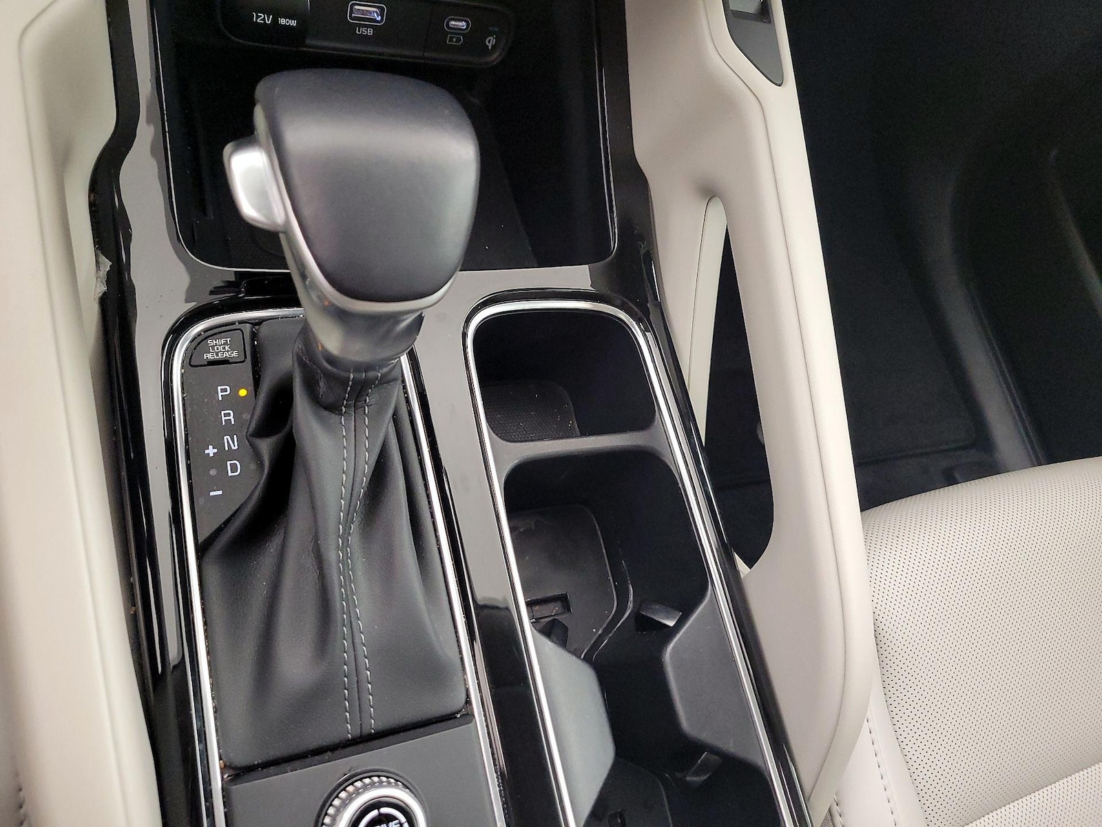 2025 Kia Telluride S - Photo 19