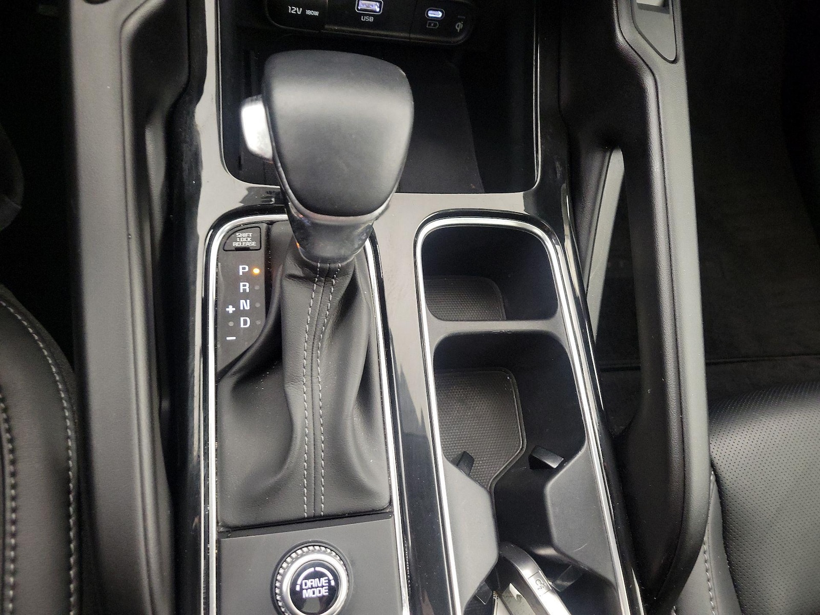 2025 Kia Telluride S - Photo 19