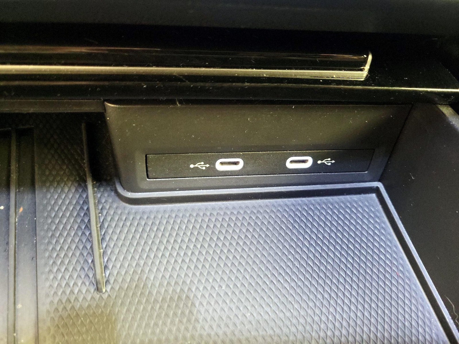 2025 Volkswagen Atlas Cross Sport SE w/Tech - Photo 19