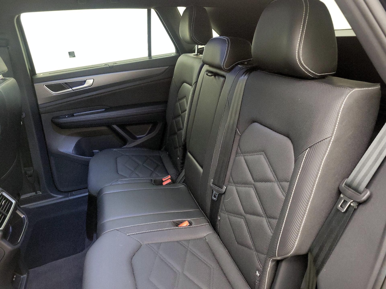 2025 Volkswagen Atlas Cross Sport SE w/Tech - Photo 20