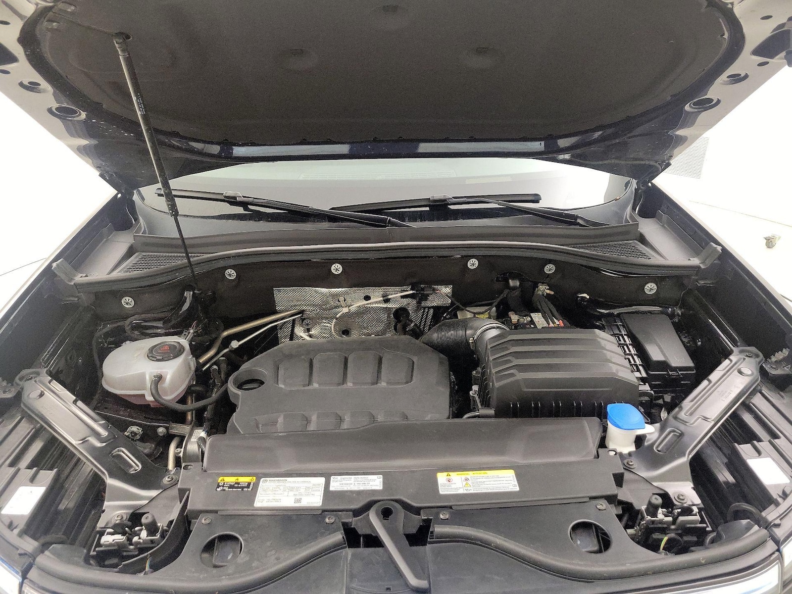 2025 Volkswagen Atlas Cross Sport SE w/Tech - Photo 23