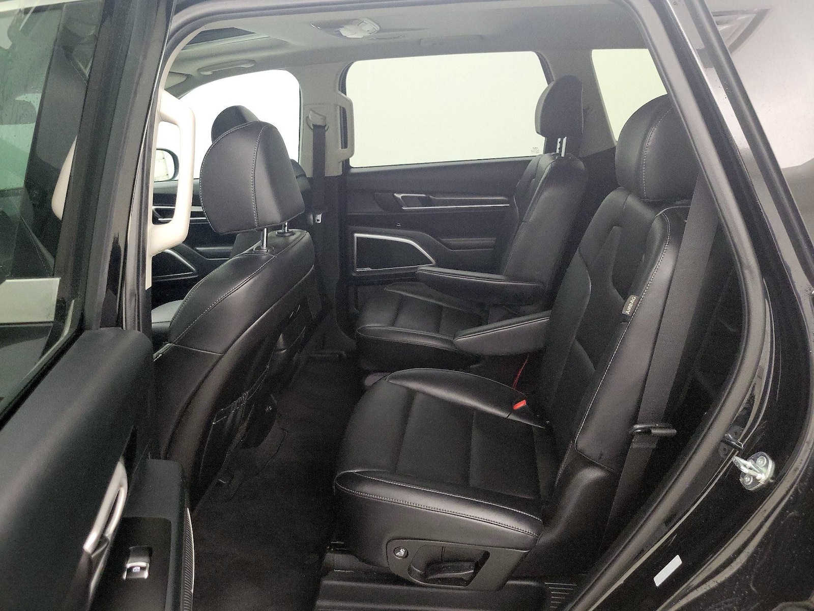 2025 Kia Telluride S - Photo 22