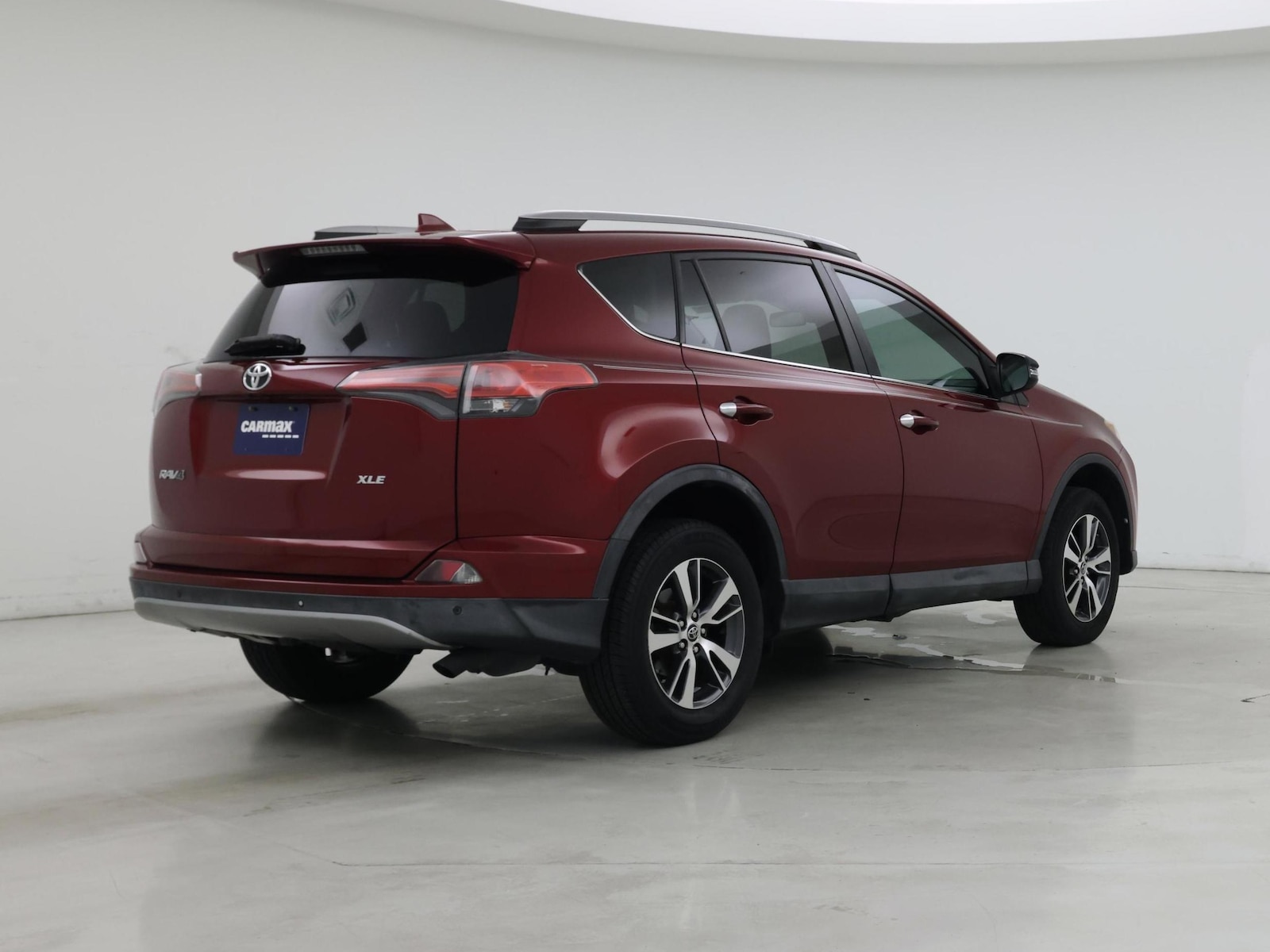 2018 Toyota RAV4 XLE - Photo 9