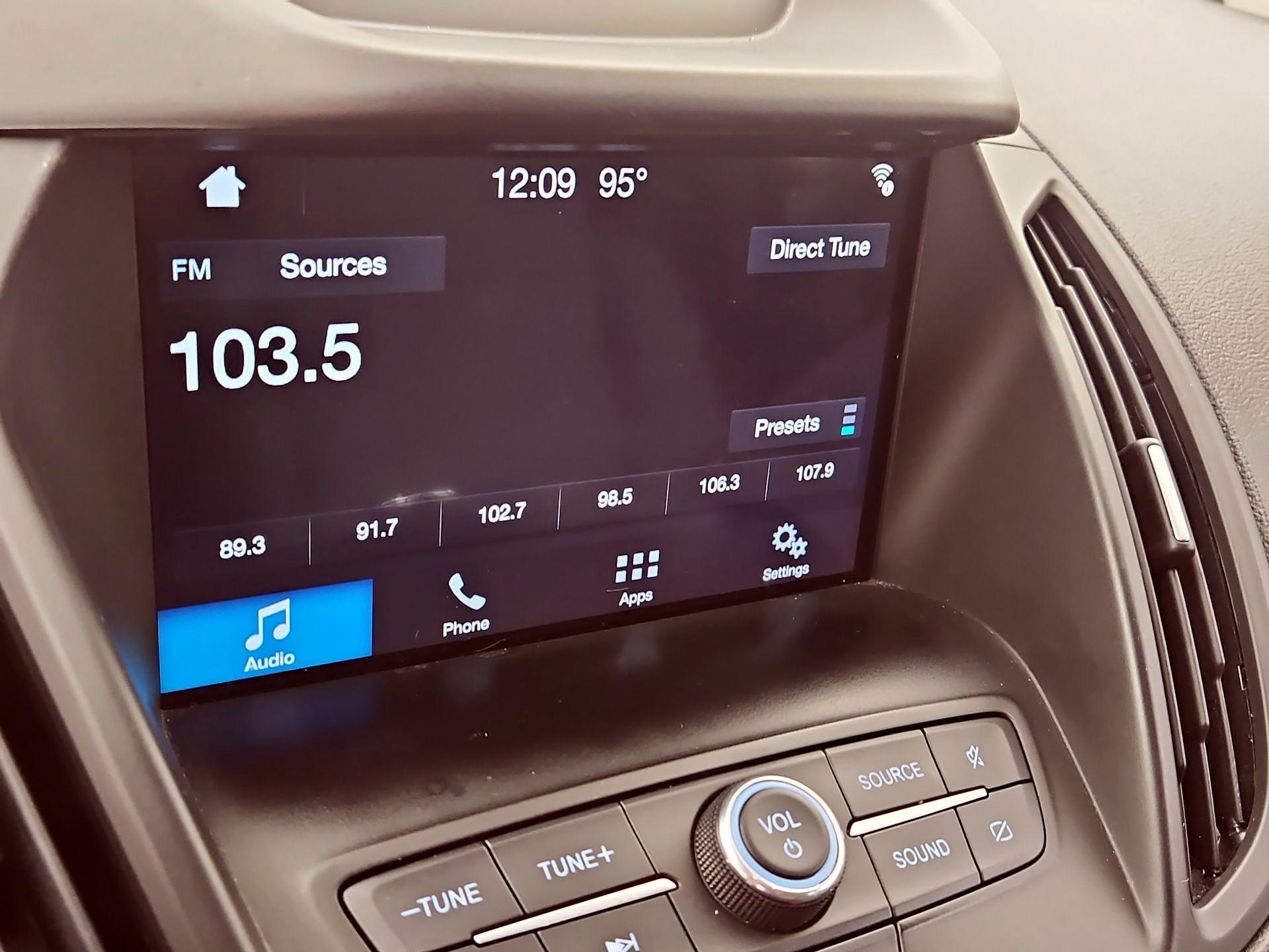 Thumbnail: 2019 Ford Escape - 15