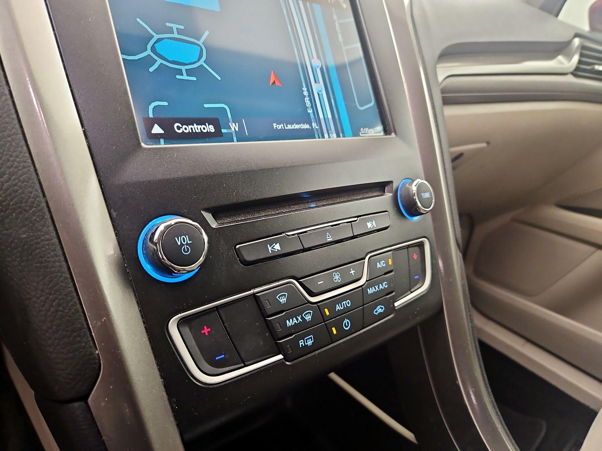 Thumbnail: 2018 Ford Fusion - 17