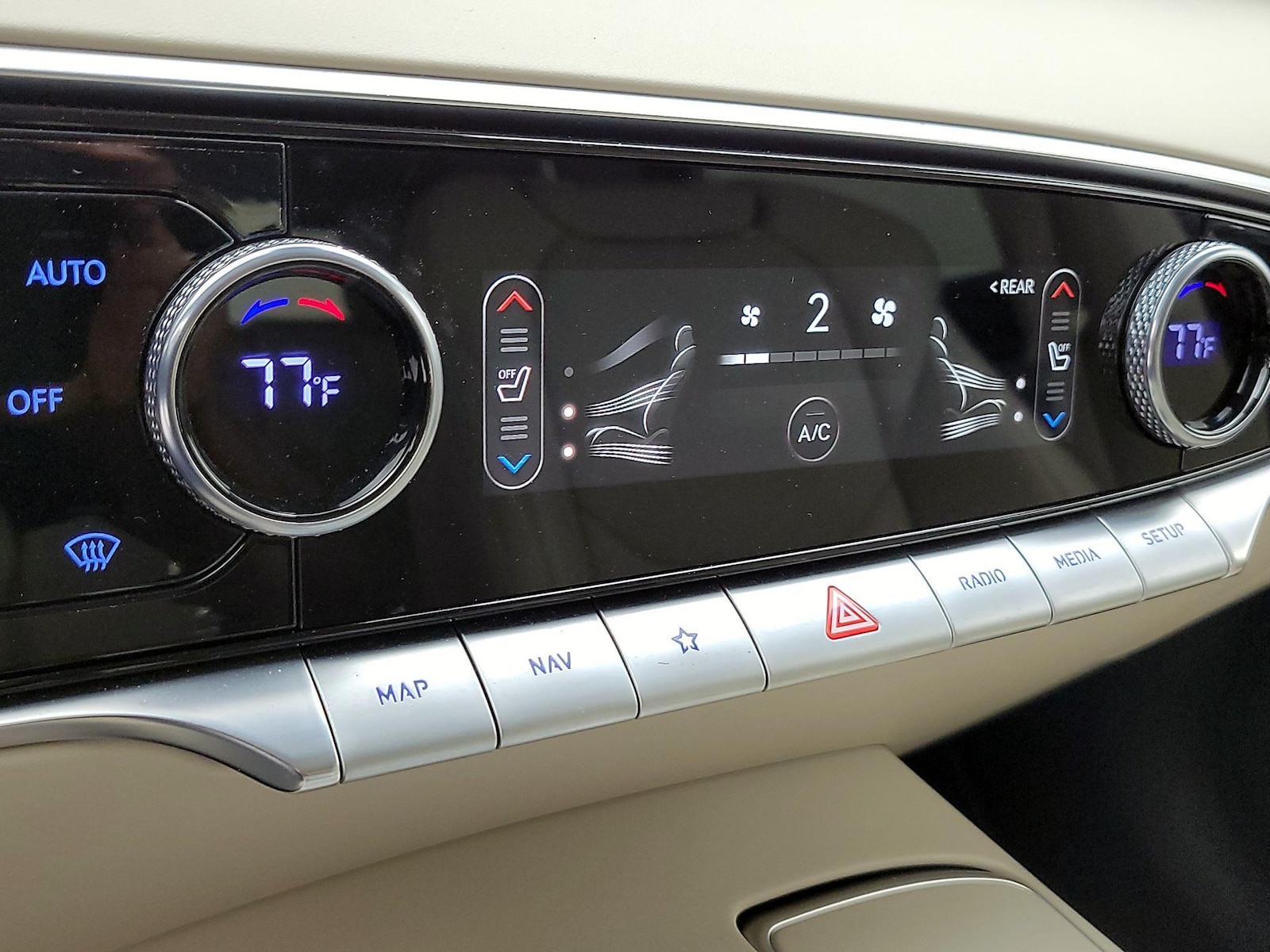 2022 GENESIS GV70 Standard - Photo 17