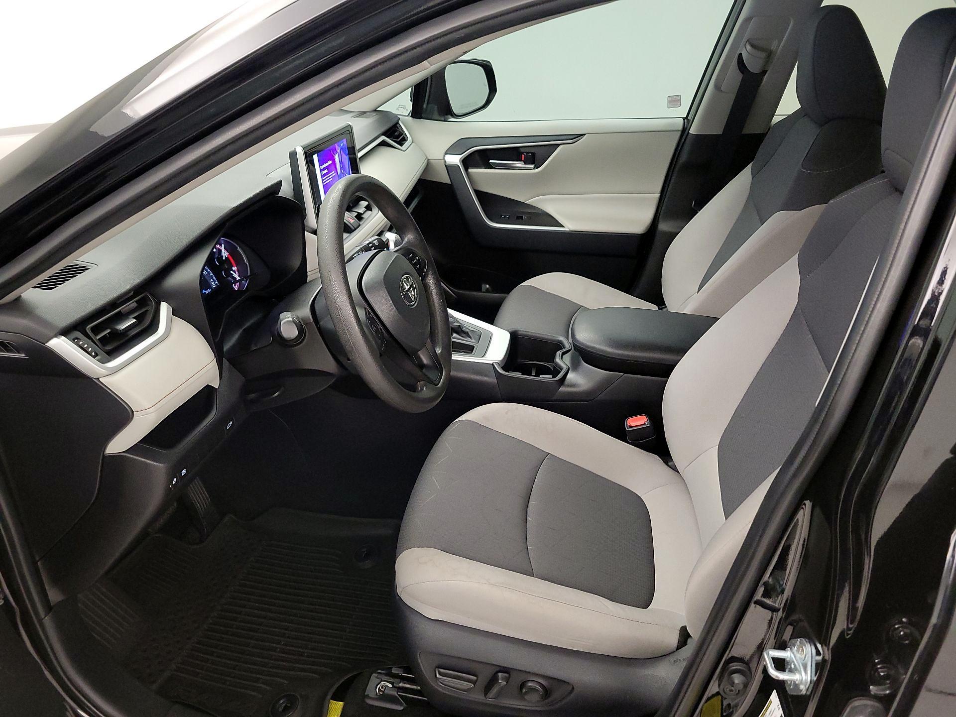 Thumbnail: 2025 Toyota RAV4 - 11
