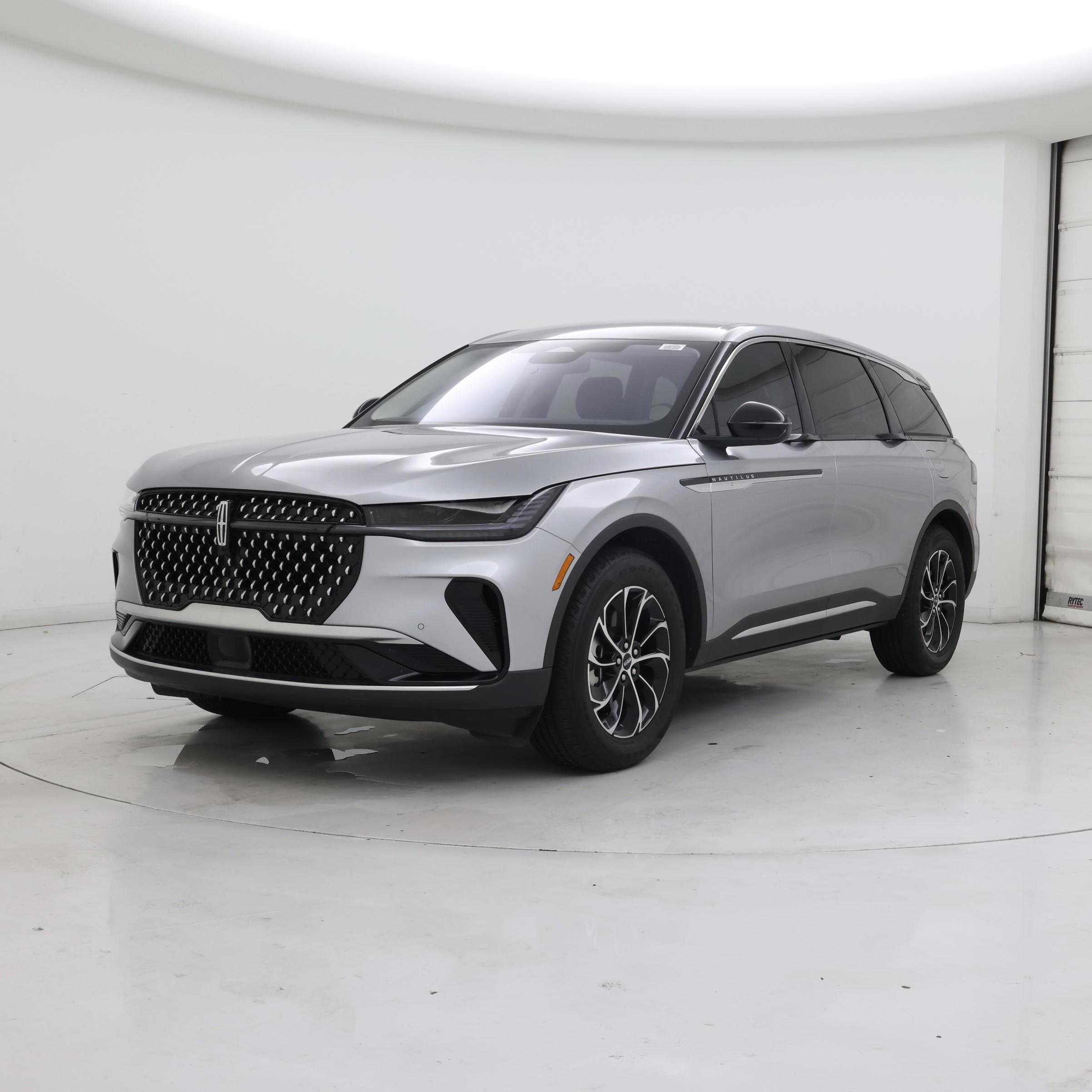 Thumbnail: 2025 Lincoln Nautilus - 4